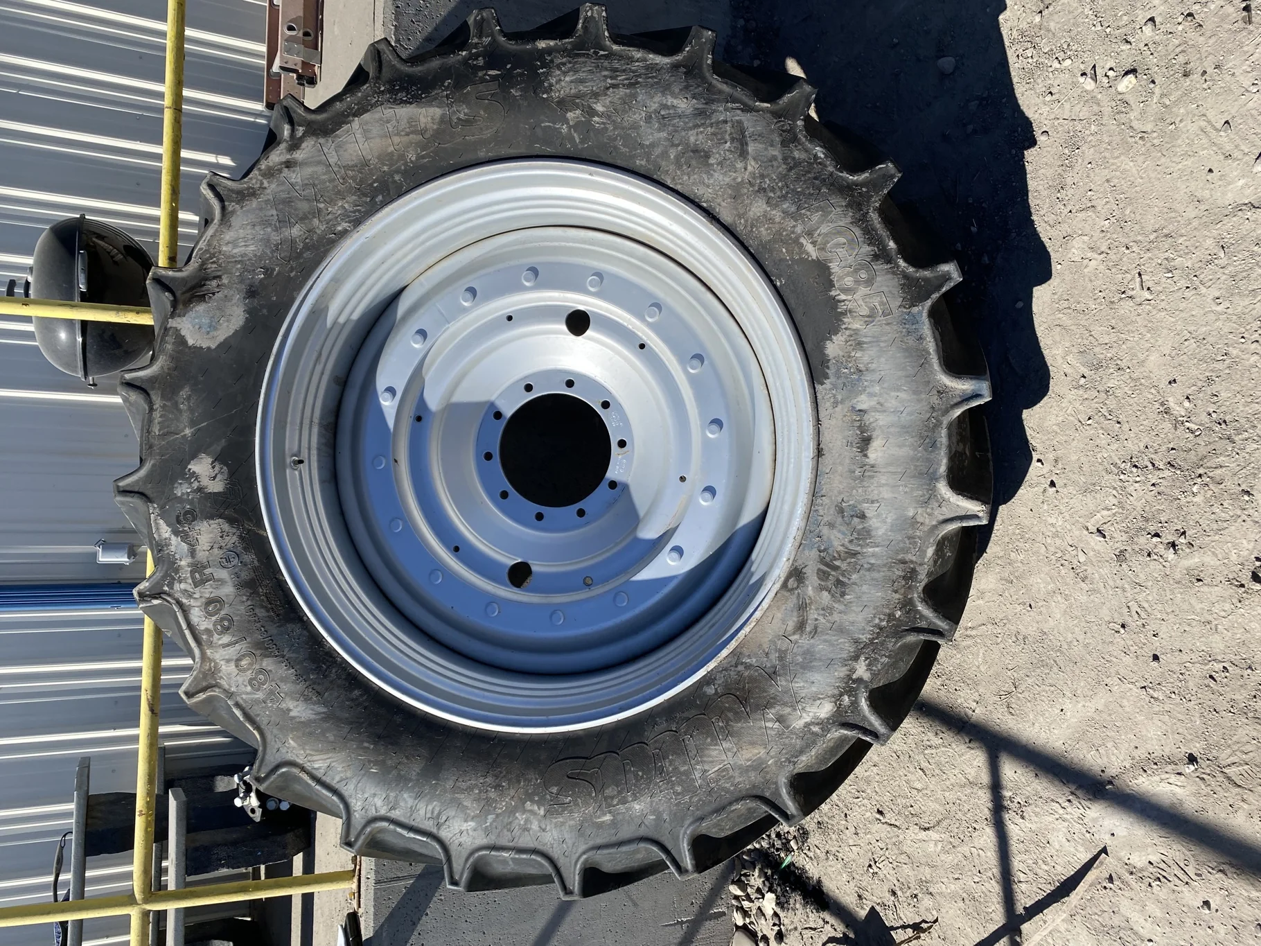 Used 93% 480/80R46 Mitas AC85 158A8 TL on a 16 x 46 Case Silver 16 Bolt Stub Disc With A 10 Bolt Dua