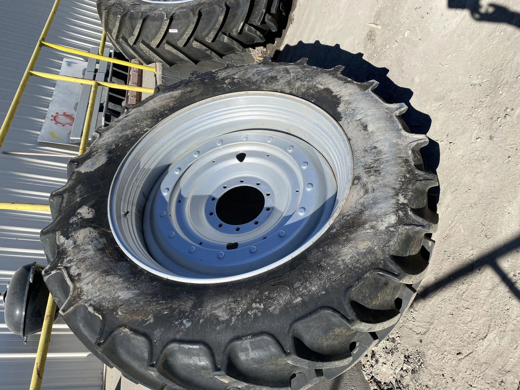 Used 93% 480/80R46 Mitas AC85 158A8 TL on a 16 x 46 Case Silver 16 Bolt Stub Disc With A 10 Bolt Dua image 2