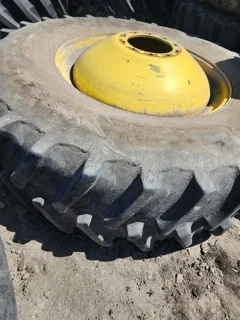 Used 80% 580/85R42 Firestone DT on 18 x 42 10 Bolt JD Inside Dolly Dual image 11