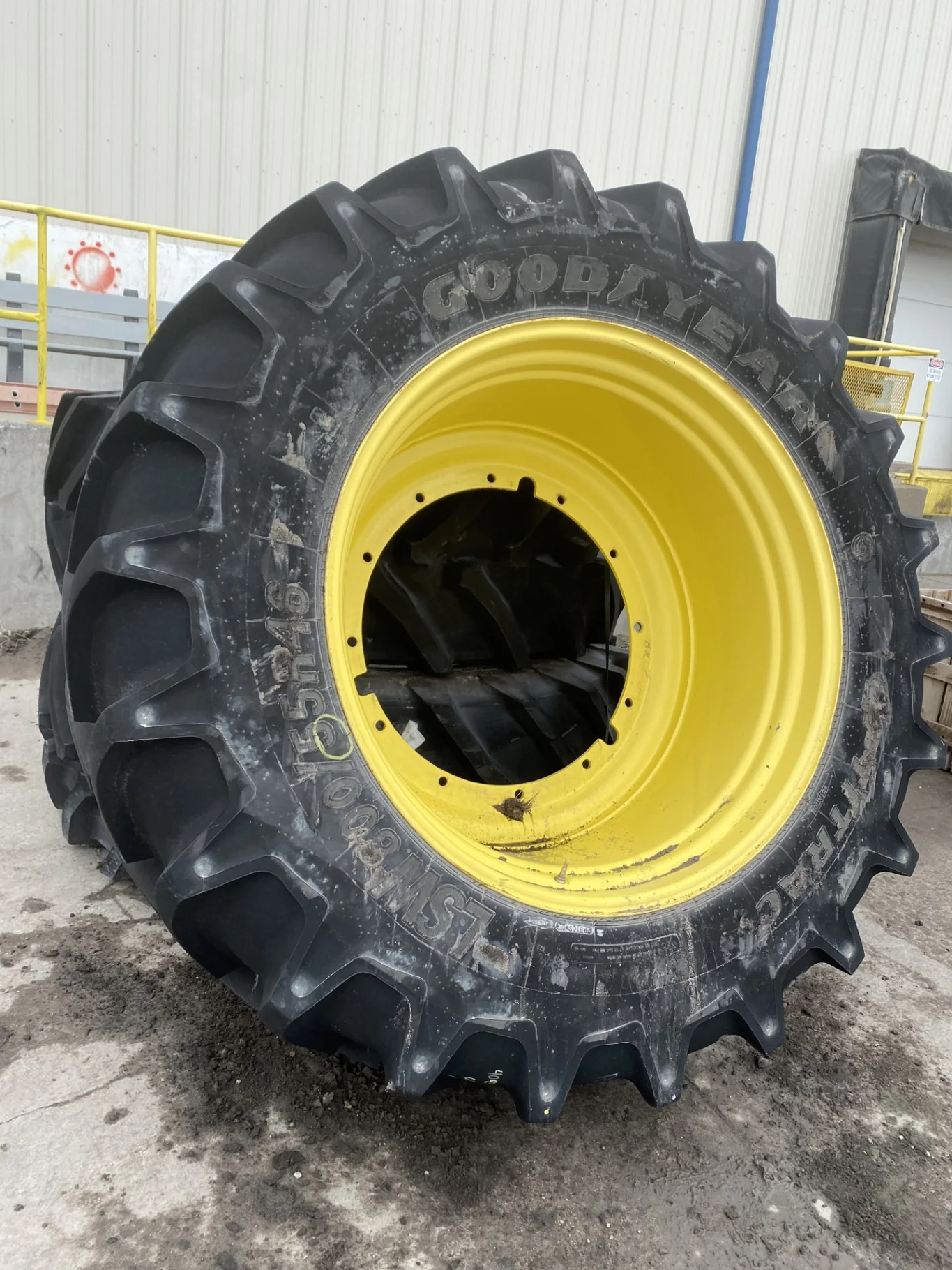 Used 95% LSW 800/55R46 Goodyear Optitorque R-1 (190D) mounted on 28 X 46 John Deere Yellow 12 Bolt image 2
