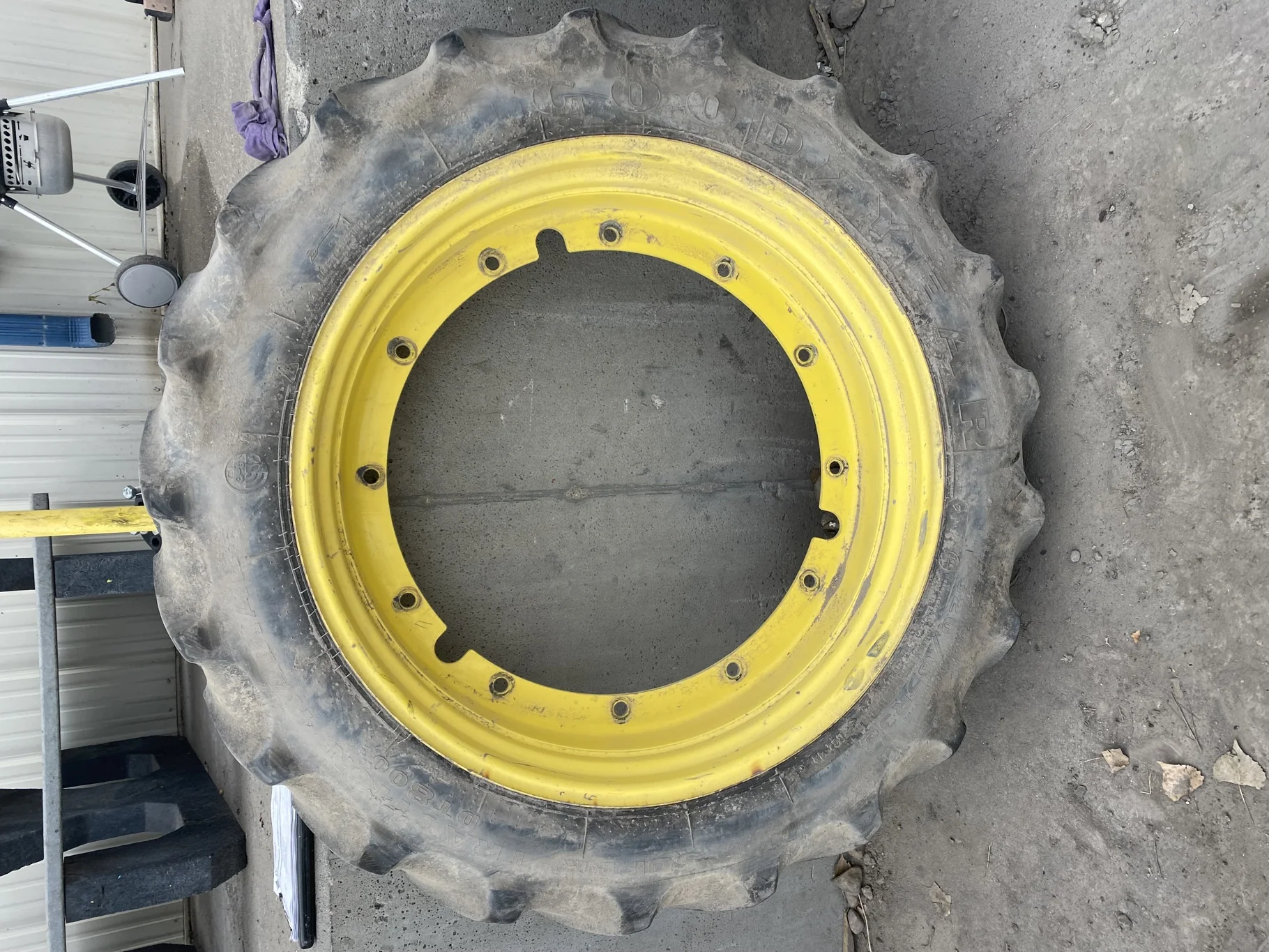Used 40% 320/85R38 Goodyear Super Traction Radial (142D) R-1W TL on 10 x 38 John Deere Yellow Stub D image 3