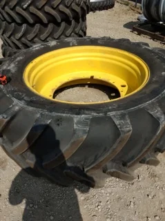 Used 90% 620/70R46 Michelin XM28 162A8 on a 20 x 46 JD Stub Disc-small crack on sidewall