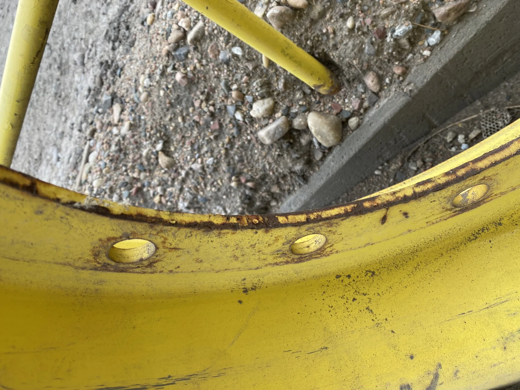 USED 55% 480/70R30 Titan AG49M R1W TL Mounted on 15 x 30 JD Yellow 12 Bolt (3 Bolt) (12-16-14) image 8