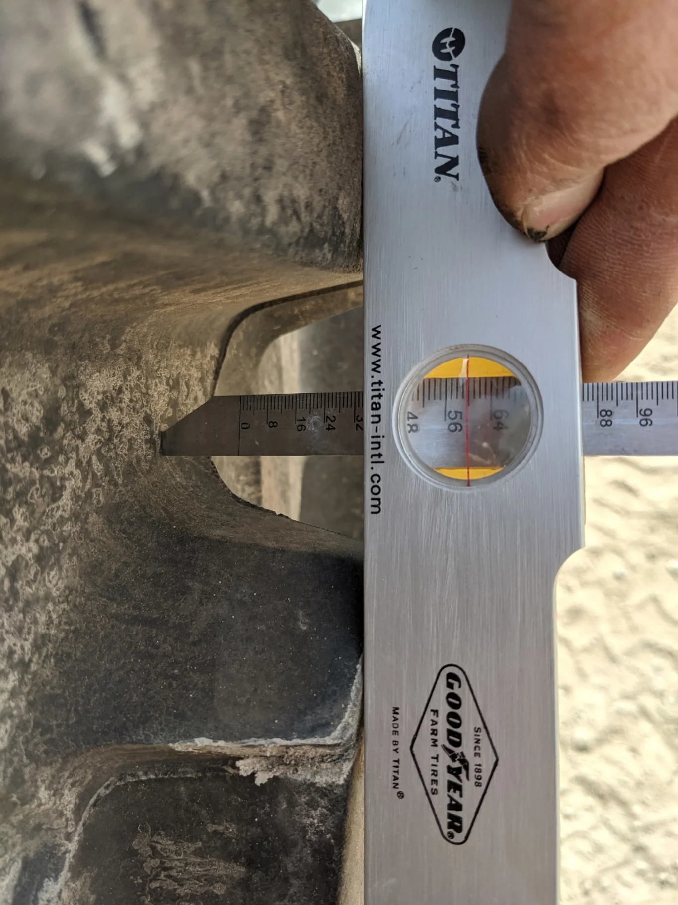Used 90% 480/95R50 Michelin Agribib R-1W 164A8 on a 15 x 50 NH White 10 Bolt Dual image 2