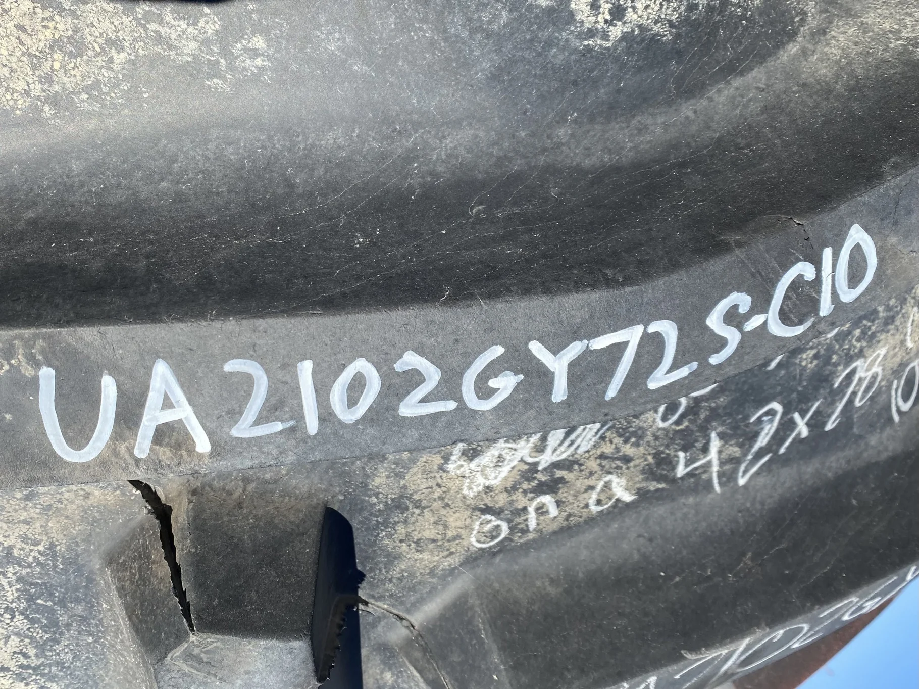 Used 75% LSW800/50R42 Goodyear Super Traction 180D R-1W on 28 X 42 10-13.19 16.625 Offset Case Dual