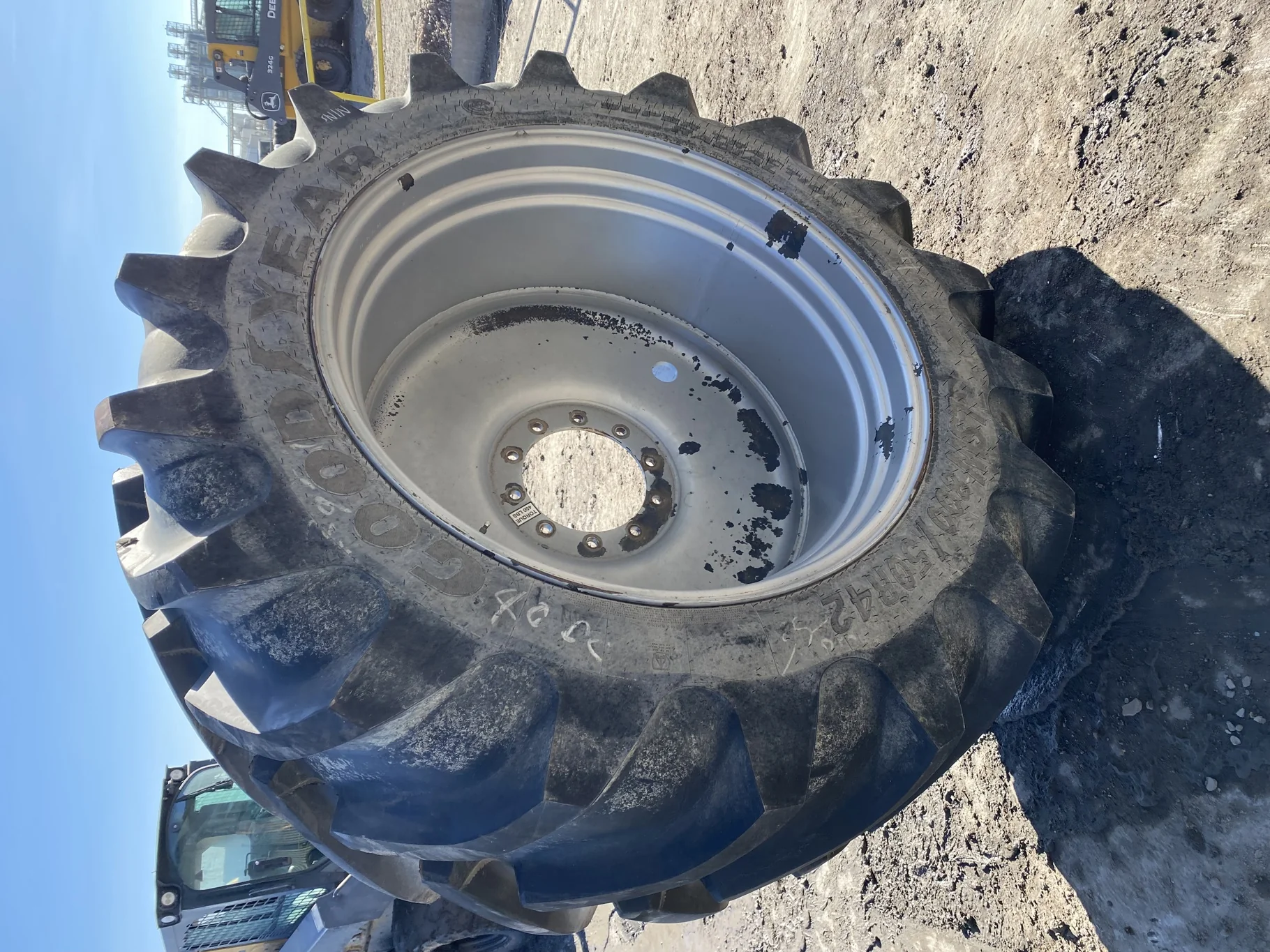 Used 75% LSW800/50R42 Goodyear Super Traction 180D R-1W on 28 X 42 10-13.19 16.625 Offset Case Dual image 3