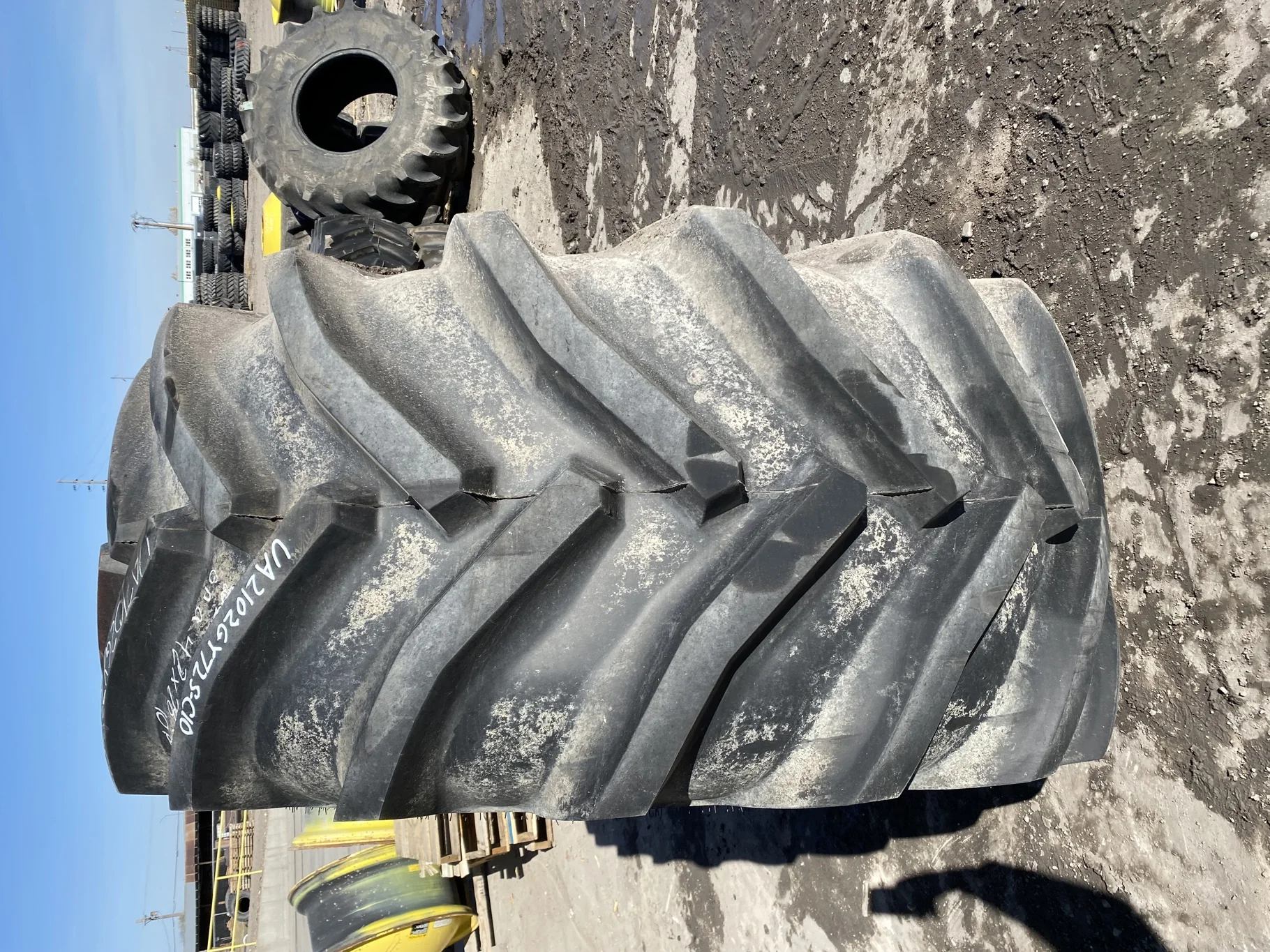 Used 75% LSW800/50R42 Goodyear Super Traction 180D R-1W on 28 X 42 10-13.19 16.625 Offset Case Dual image 4