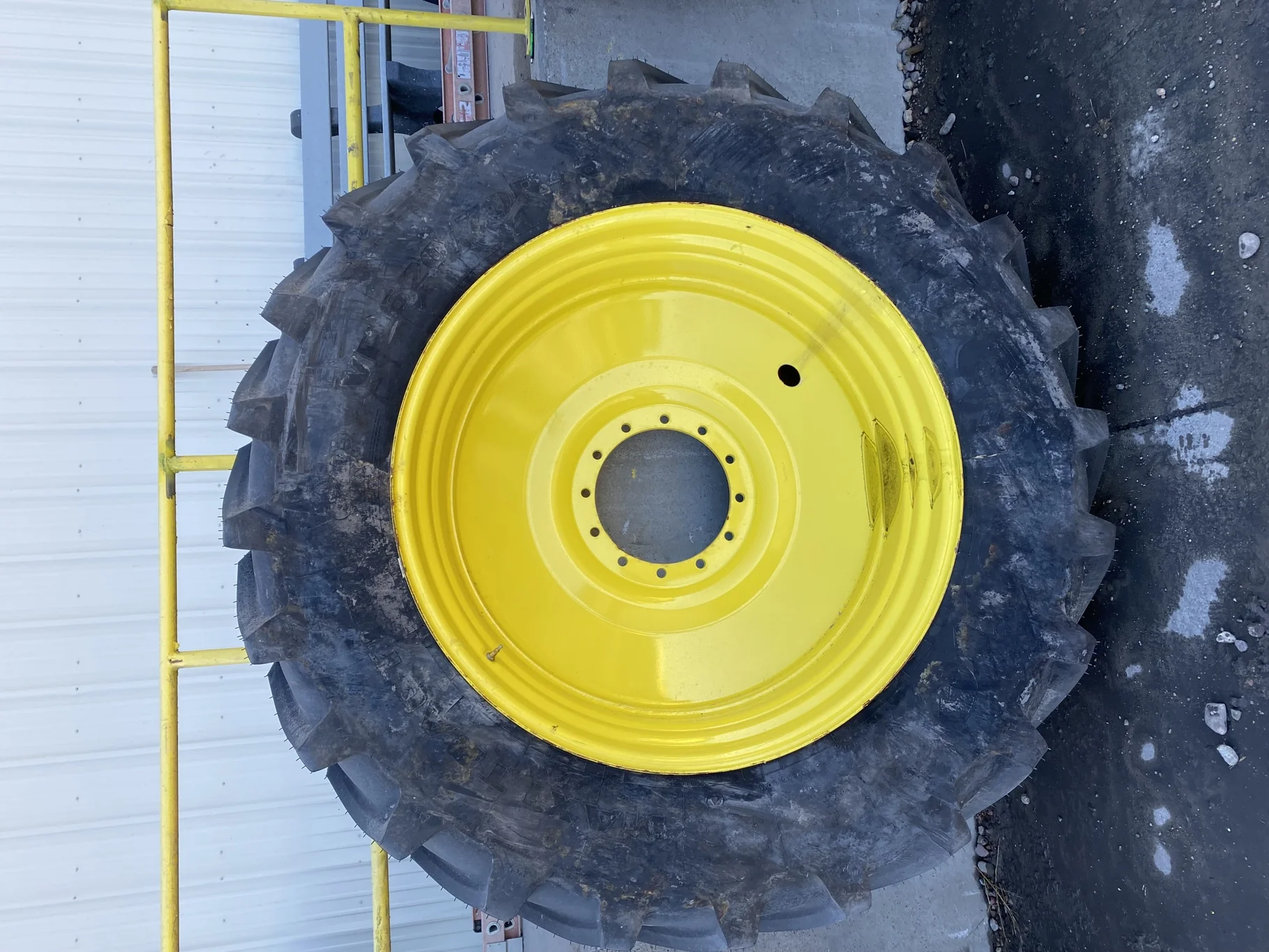 Used 95% VF620/70R46 Firestone Maxi Traction R-1W 179D TL on 21 X 46 JD 12 Bolt Sprayer Wheel (12-15