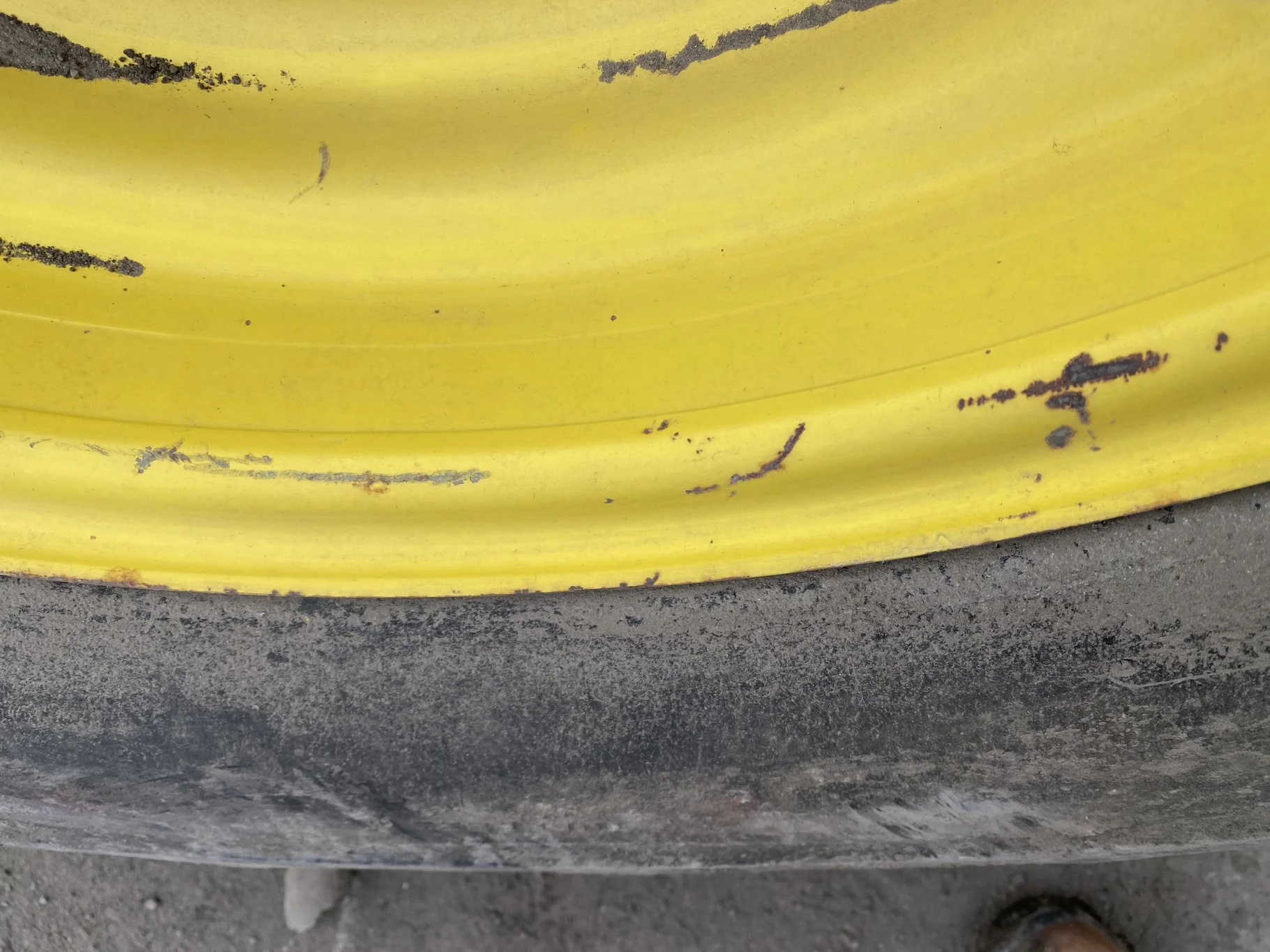 USED 45% 23.1-26 Goodyear All Weather 10 ply Mounted on 20 x 26 John Deere Yellow 10 Bolt Rim (10-1 image 4