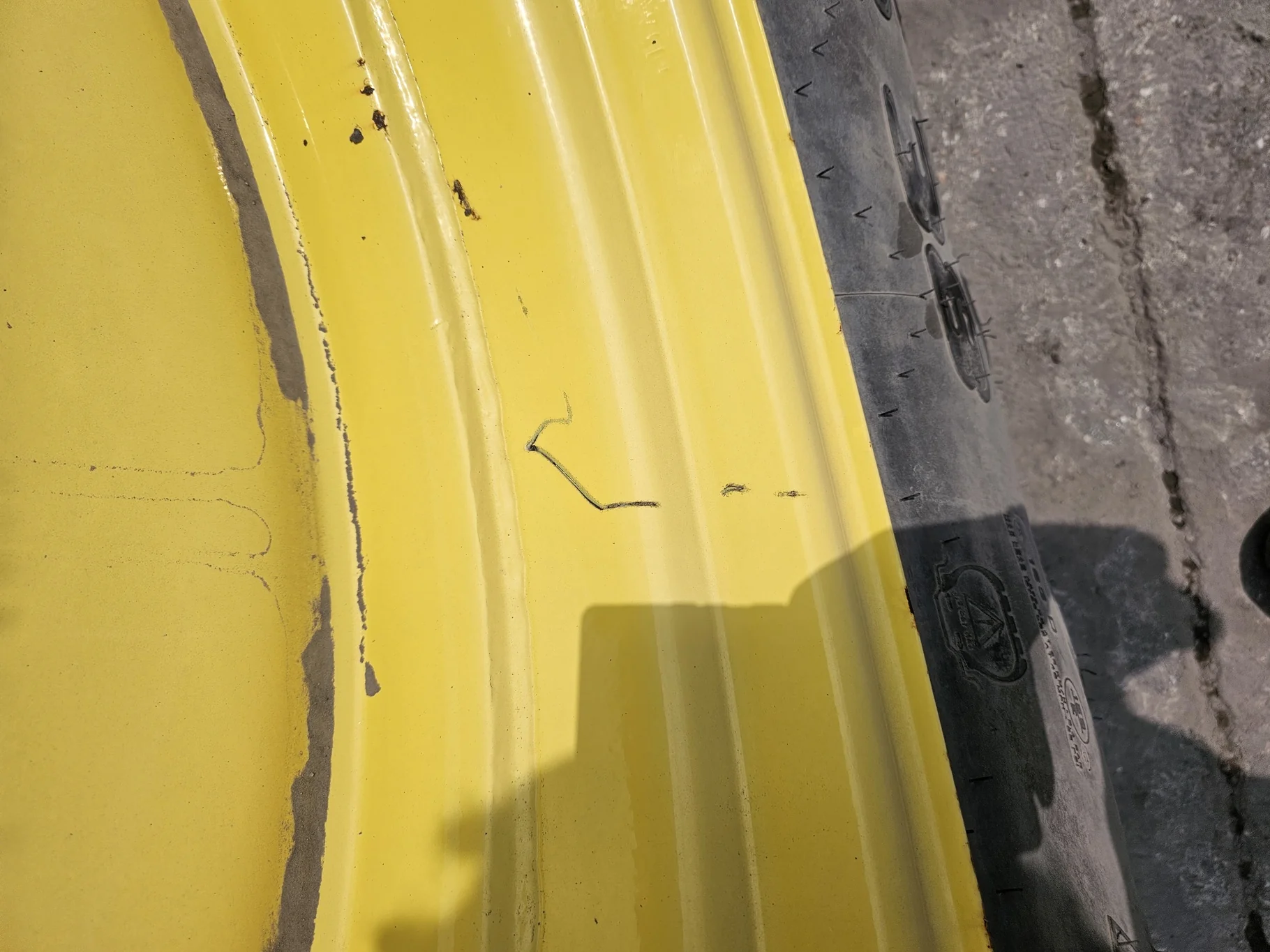 Used 99% 650/65R38 Trelleborg TM800 High Speed R-1W (166D) TL on a 18 x 38 JD Yellow 12 Bolt (. image 3