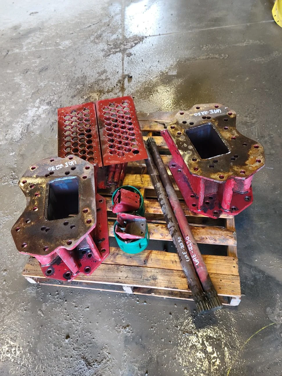 Used 12" Combine Extension Kit with Hardware and Ladder Extensions. 12 Spline. 41" Drive Shaft. image 4