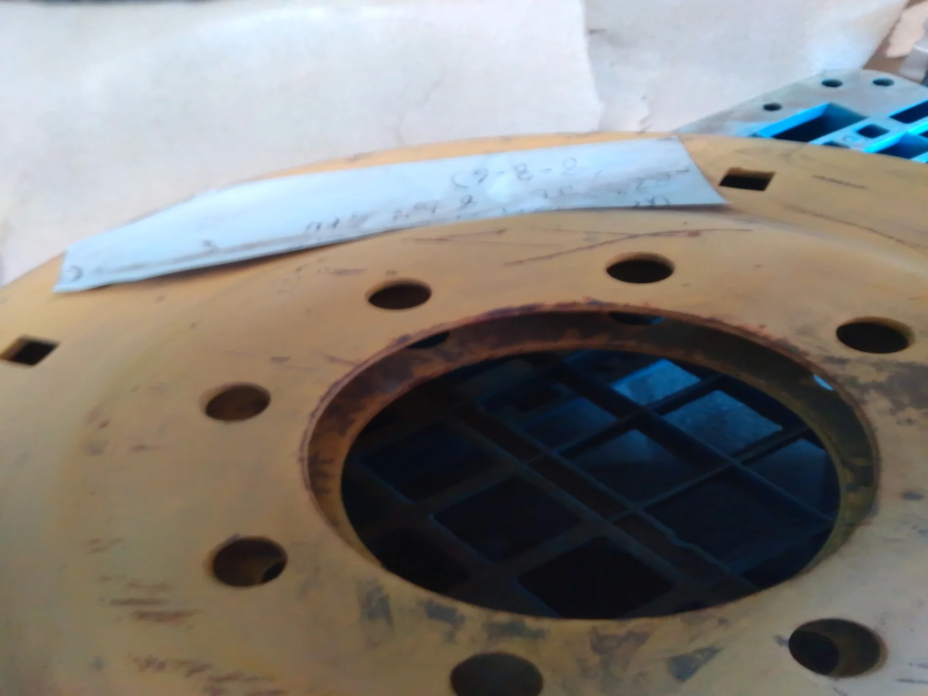 USED DISC 28" John Deere Yellow 8 Bolt (.846) GKN Center (8-8-6) image 3
