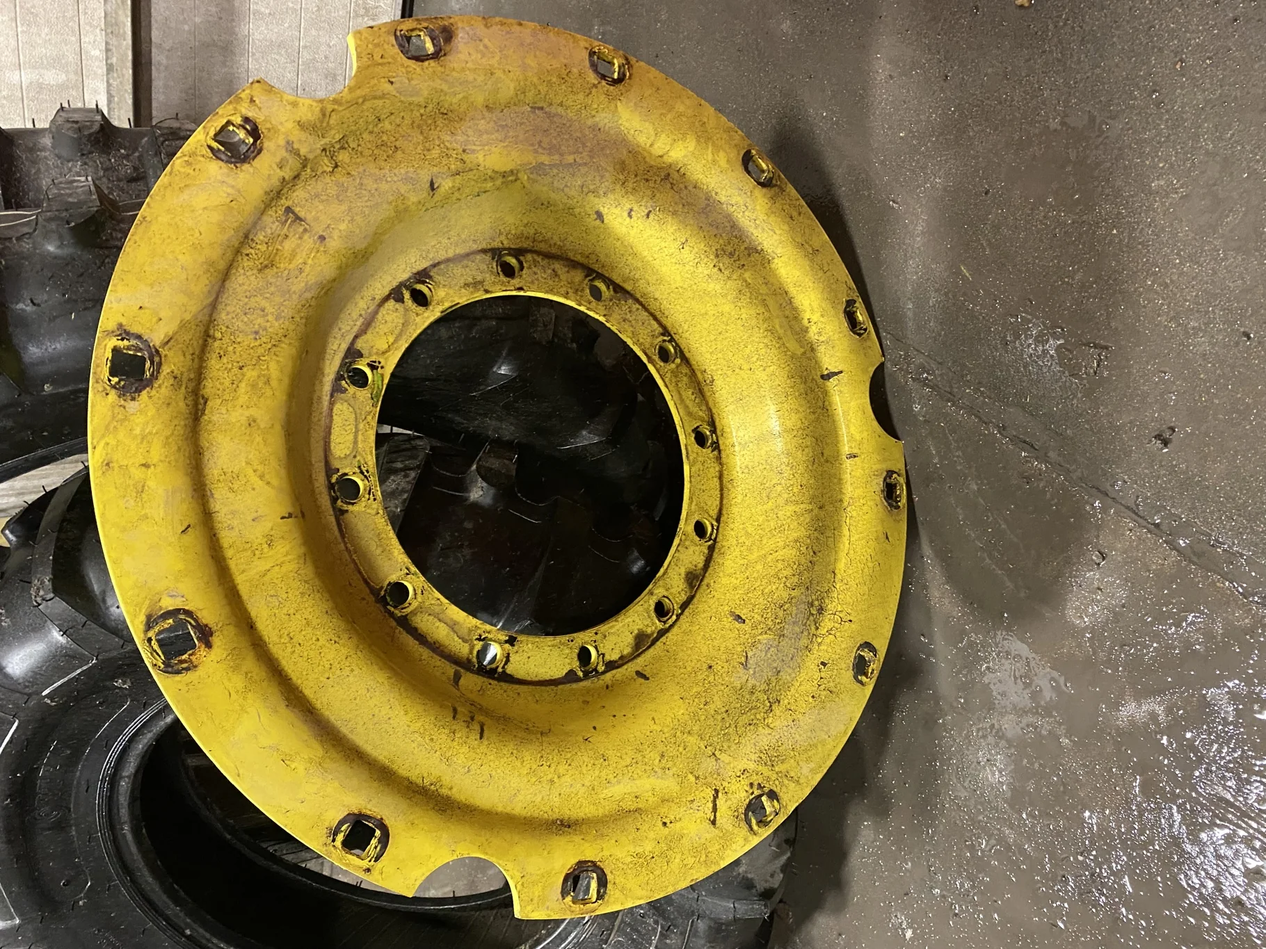USED DISC 38" John Deere Yellow STUB DISC 12 Bolt Center - Good Condition image 3