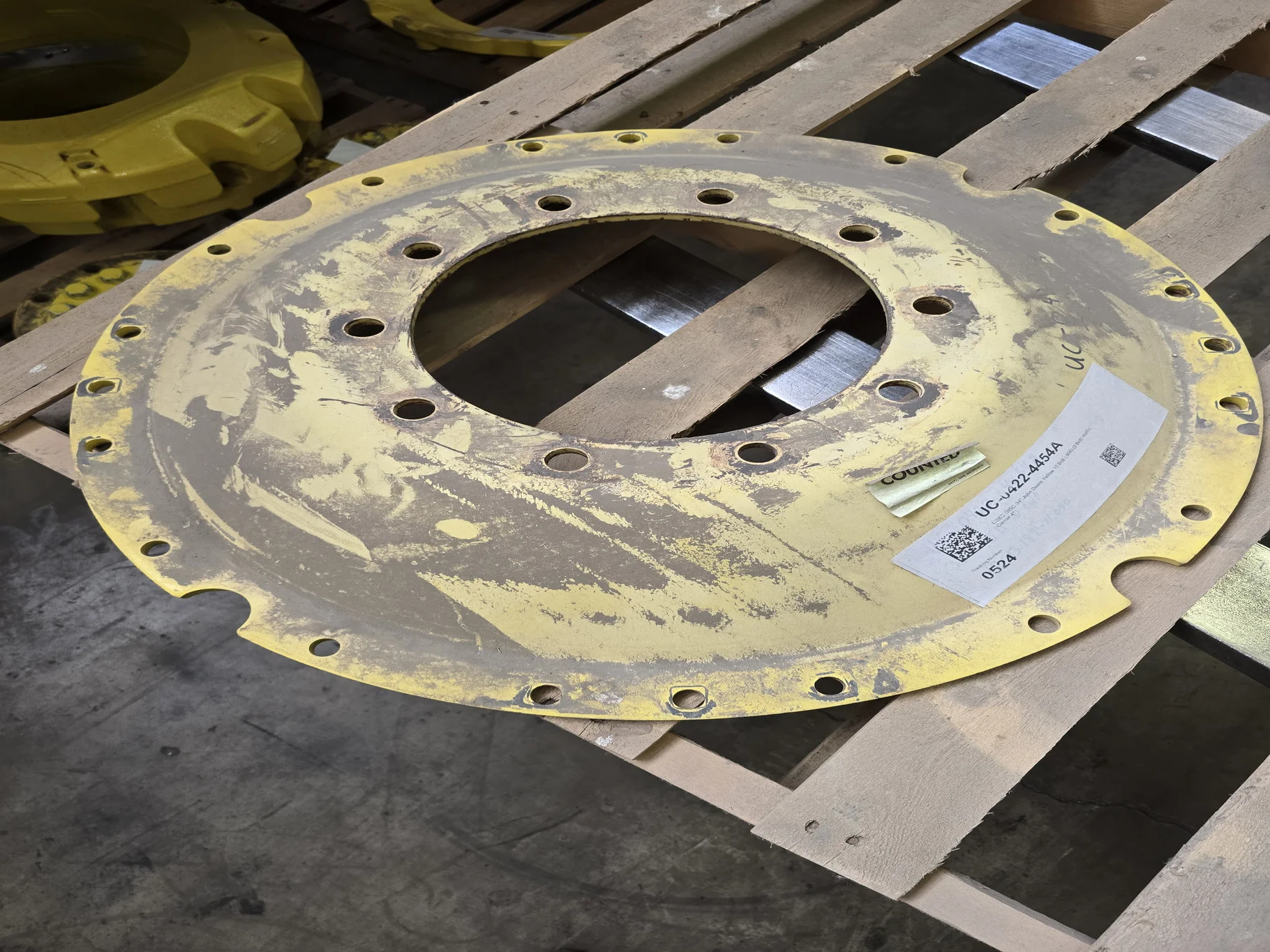USED DISC 34" John Deere Yellow 10 Bolt (.906) (3 Bolt) Waffle Center 4"