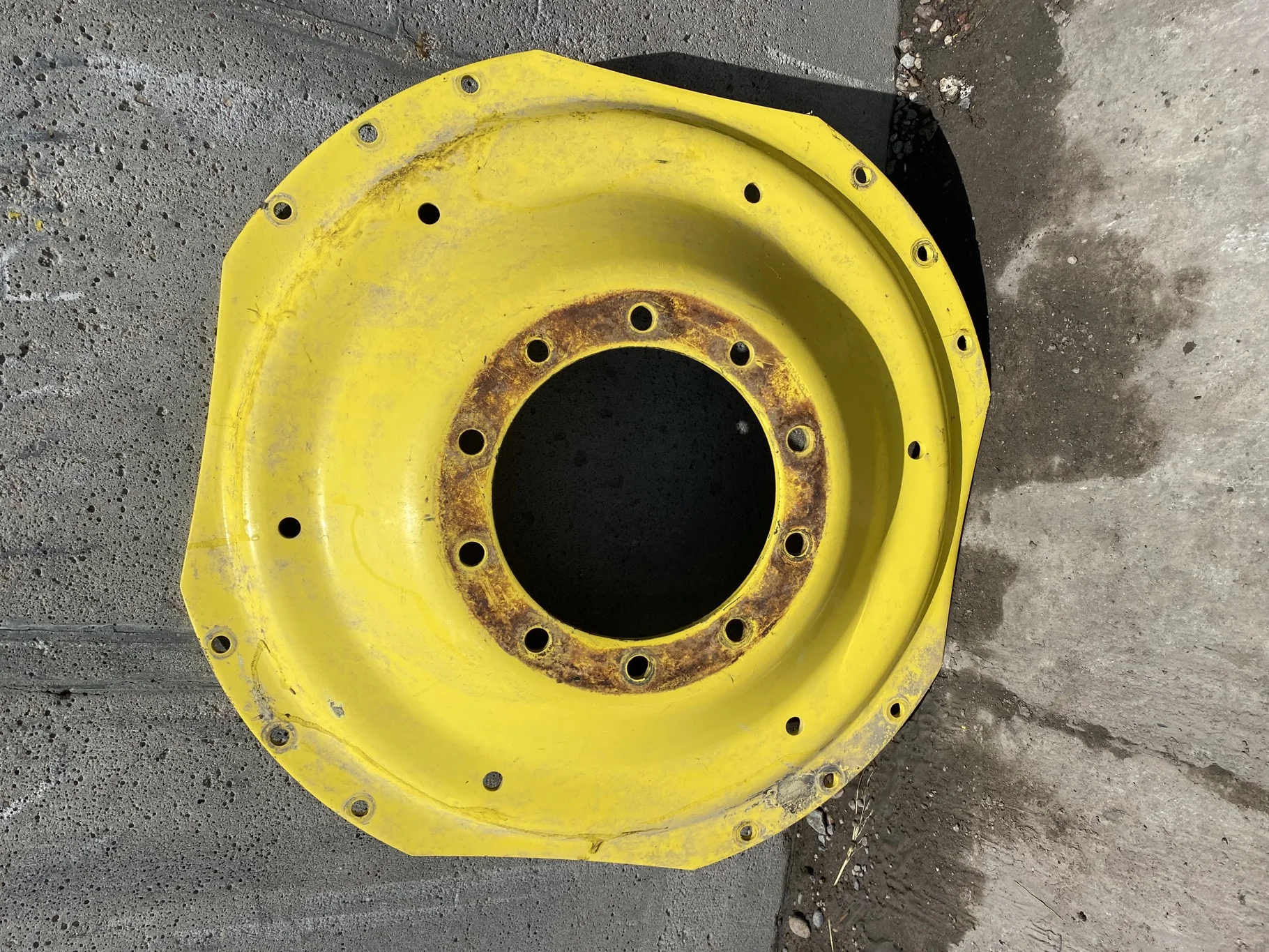 USED DISC 38" John Deere Yellow 10 Bolt Waffle Center