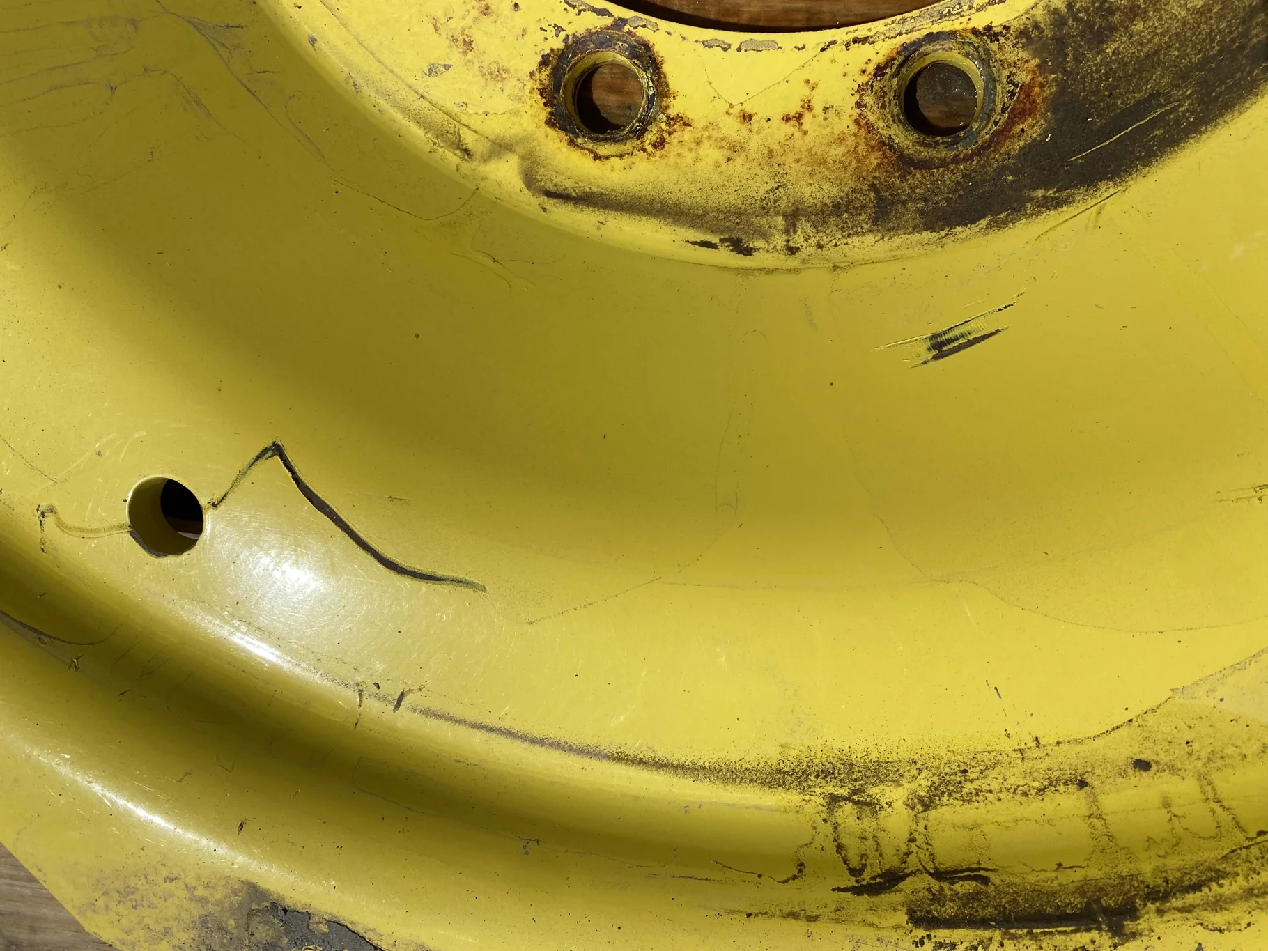 USED DISC 38" John Deere Yellow 10 Bolt Waffle Center image 4