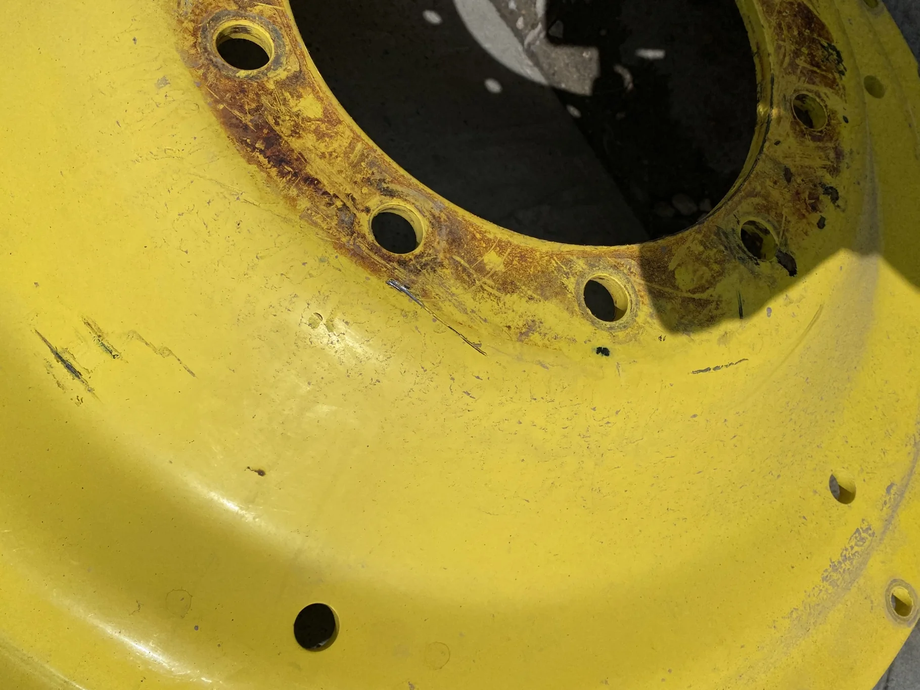 USED DISC 38" John Deere Yellow 10 Bolt Waffle Center image 5