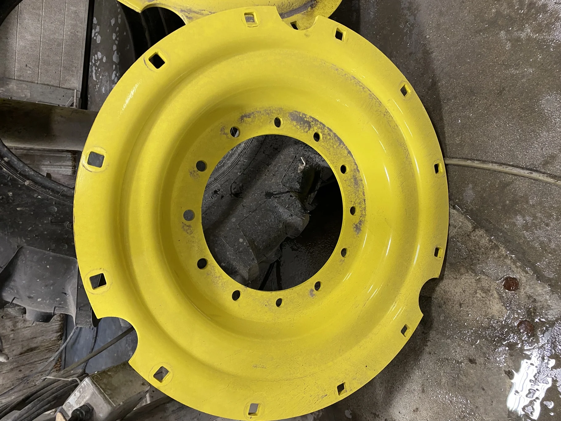 USED DISC 38" John Deere Yellow 12 Bolt Stub Disc Center - Good Condition  
(Scratches, Rust Spots) image 3