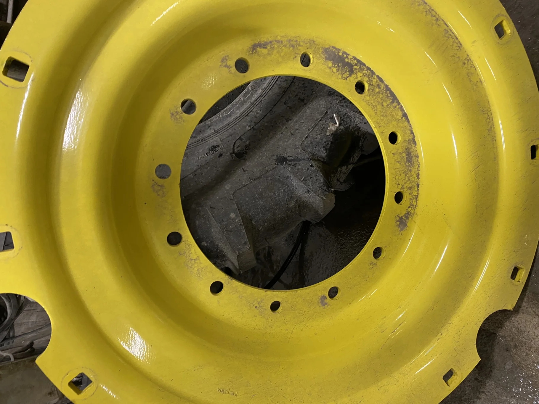 USED DISC 38" John Deere Yellow 12 Bolt Stub Disc Center - Good Condition  
(Scratches, Rust Spots) image 4