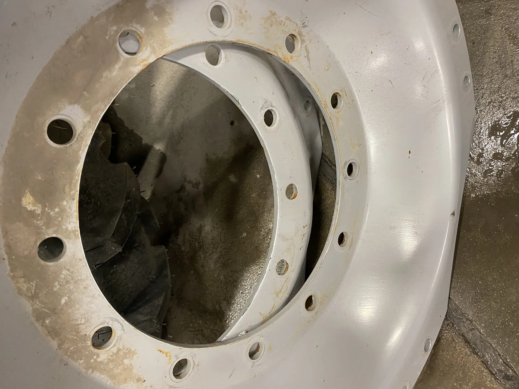USED DISC 34" Agco 12 Bolt (.906") Waffle Center (12-16.732-14.64) 4" offset - Excellent Condition image 5