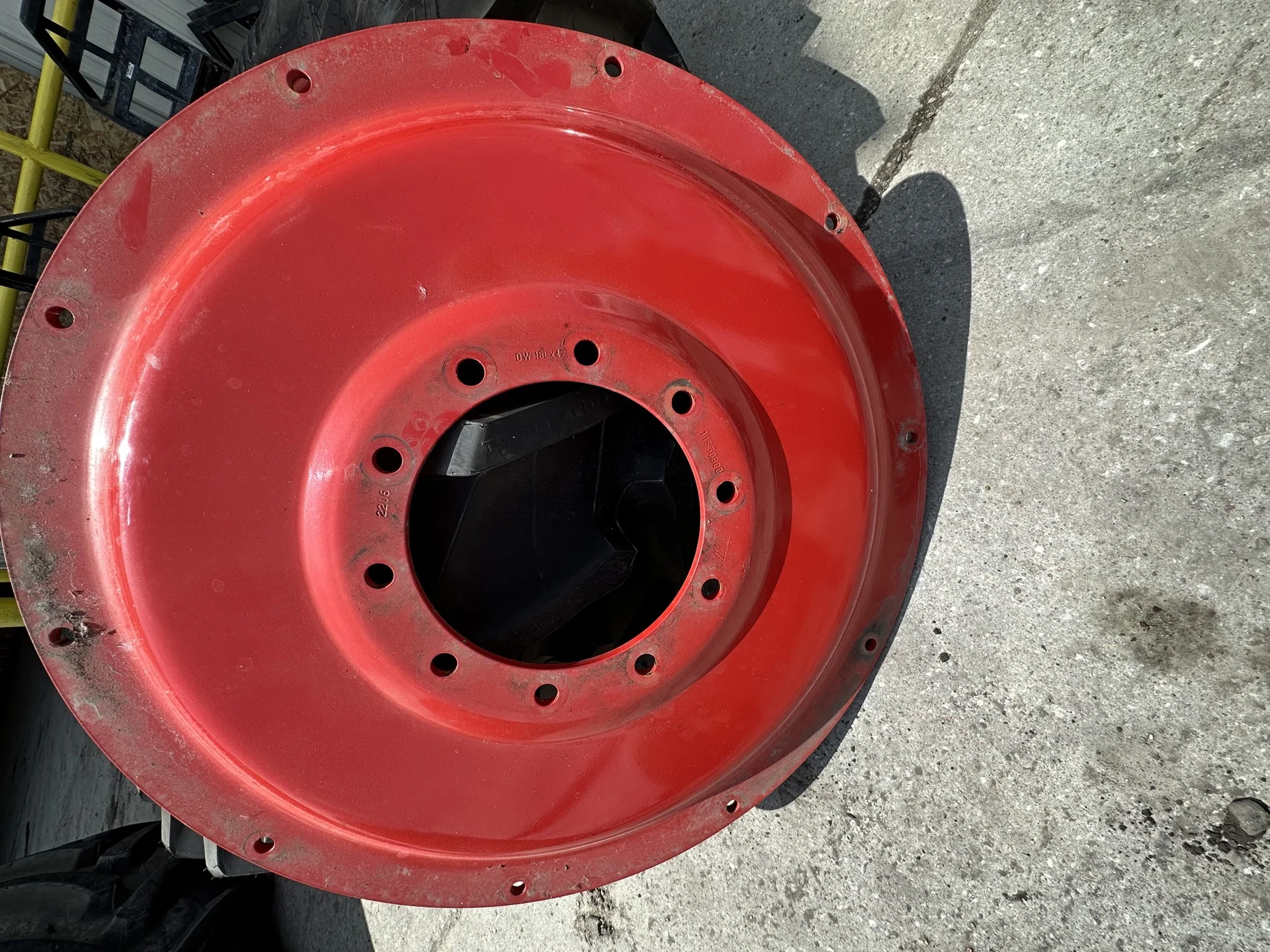 USED DISC 38" Fendt Red 10 Bolt Center