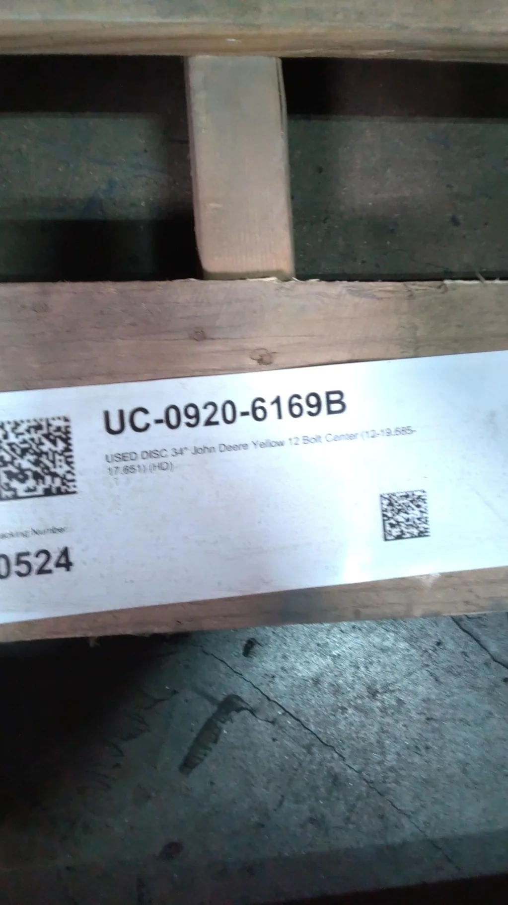 USED DISC 34" John Deere Yellow 12 Bolt Center (12-19.685-17.651) (HD) image 2