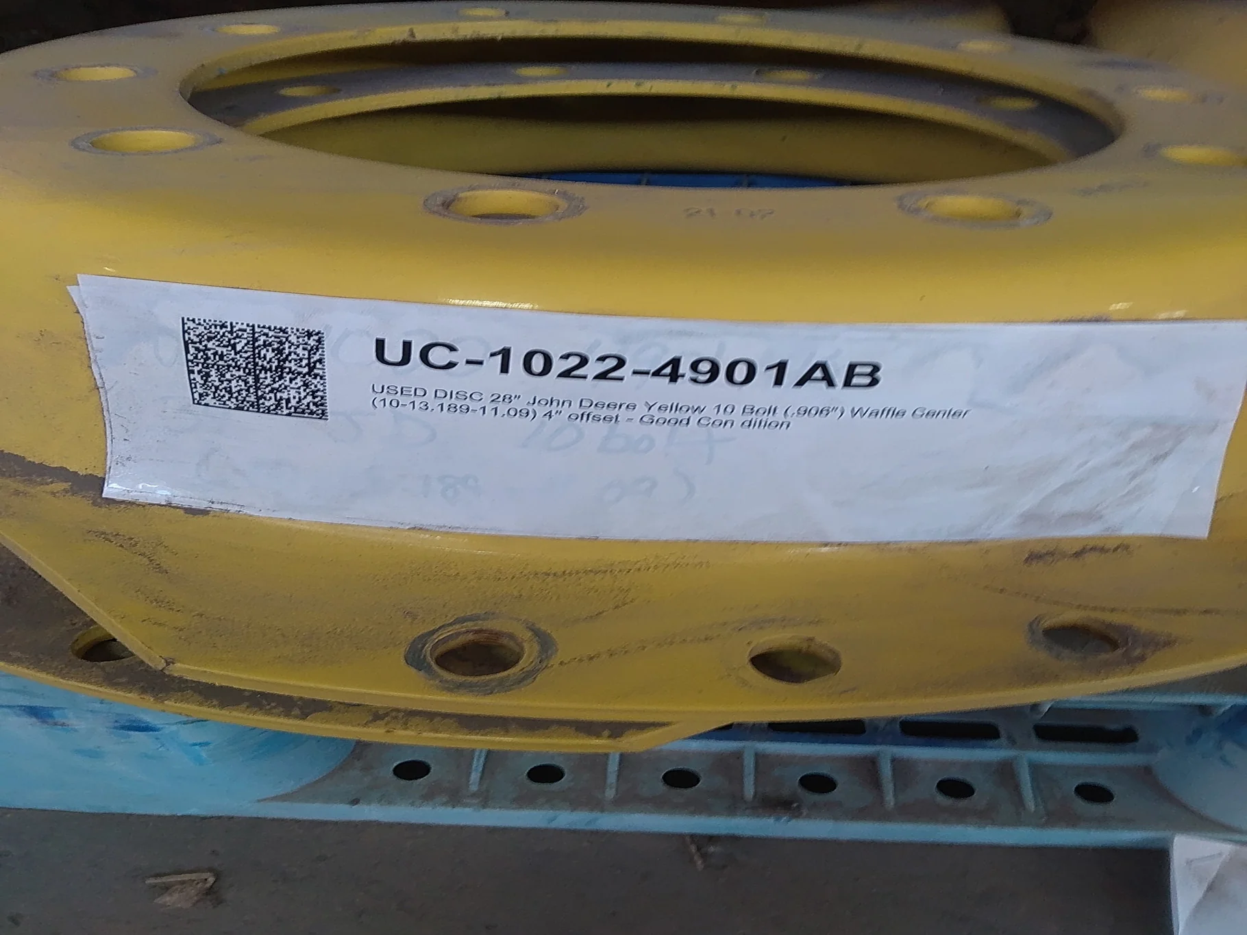 USED DISC 28" John Deere Yellow 10 Bolt (.906") Waffle Center (10-13.189-11.09) 4" offset - Good Con image 2