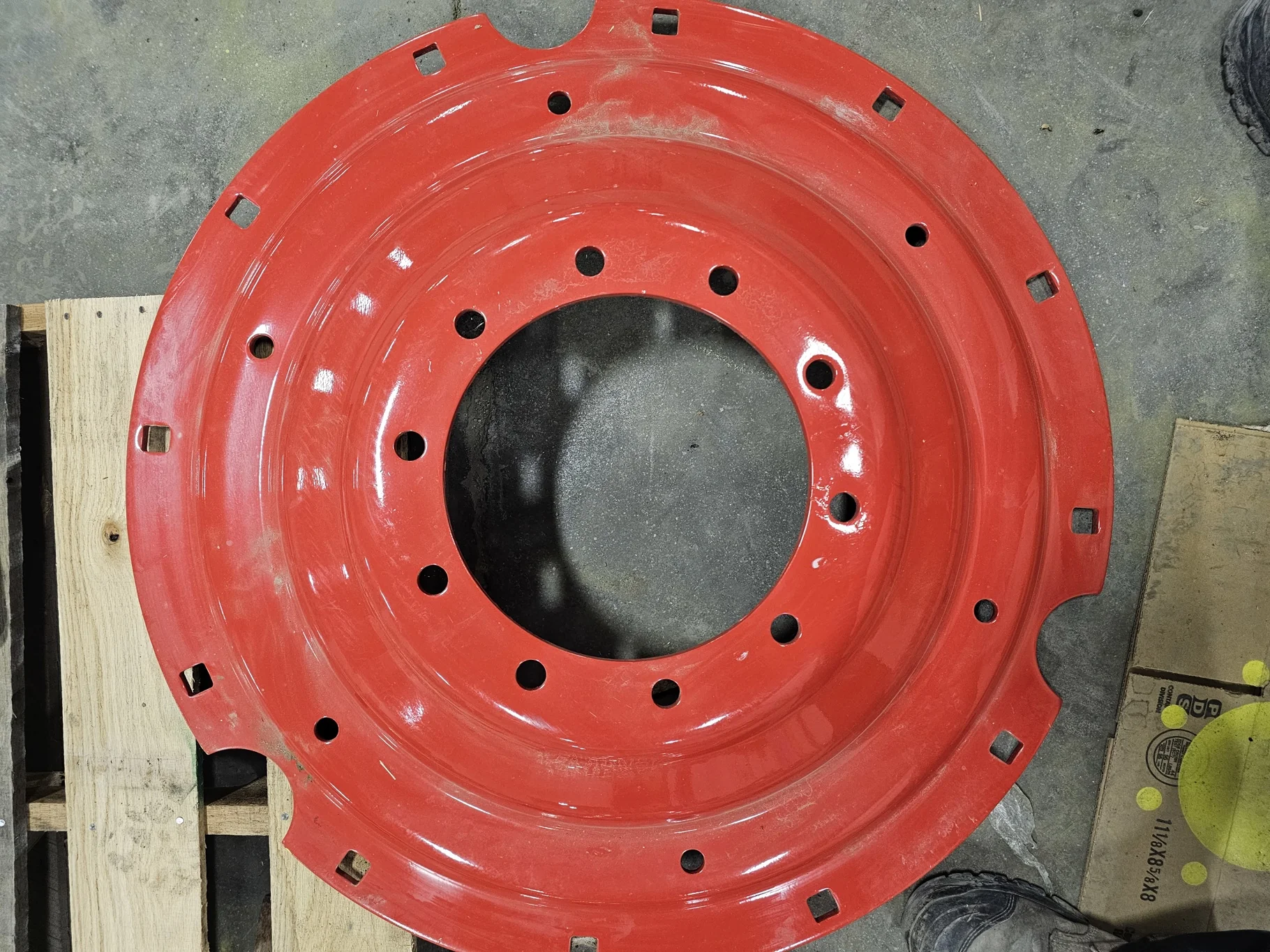 USED DISC 38" Fendt Red 10 Bolt Stub Disc Center (10-13.189-11.090) (scratches) image 3
