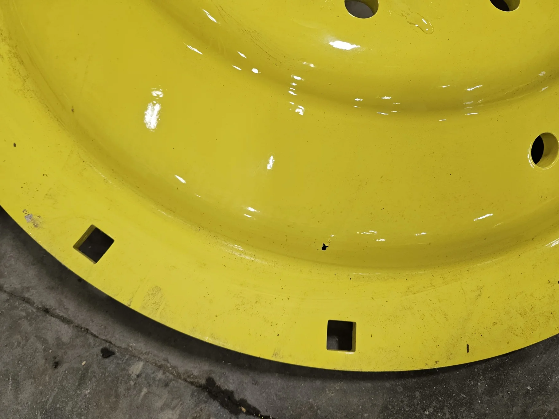 USED DISC 38" stub disc center FOR AGCO STUB DISC NOT JOHN DEER actual center width is 32" 10 Bolt ( image 2