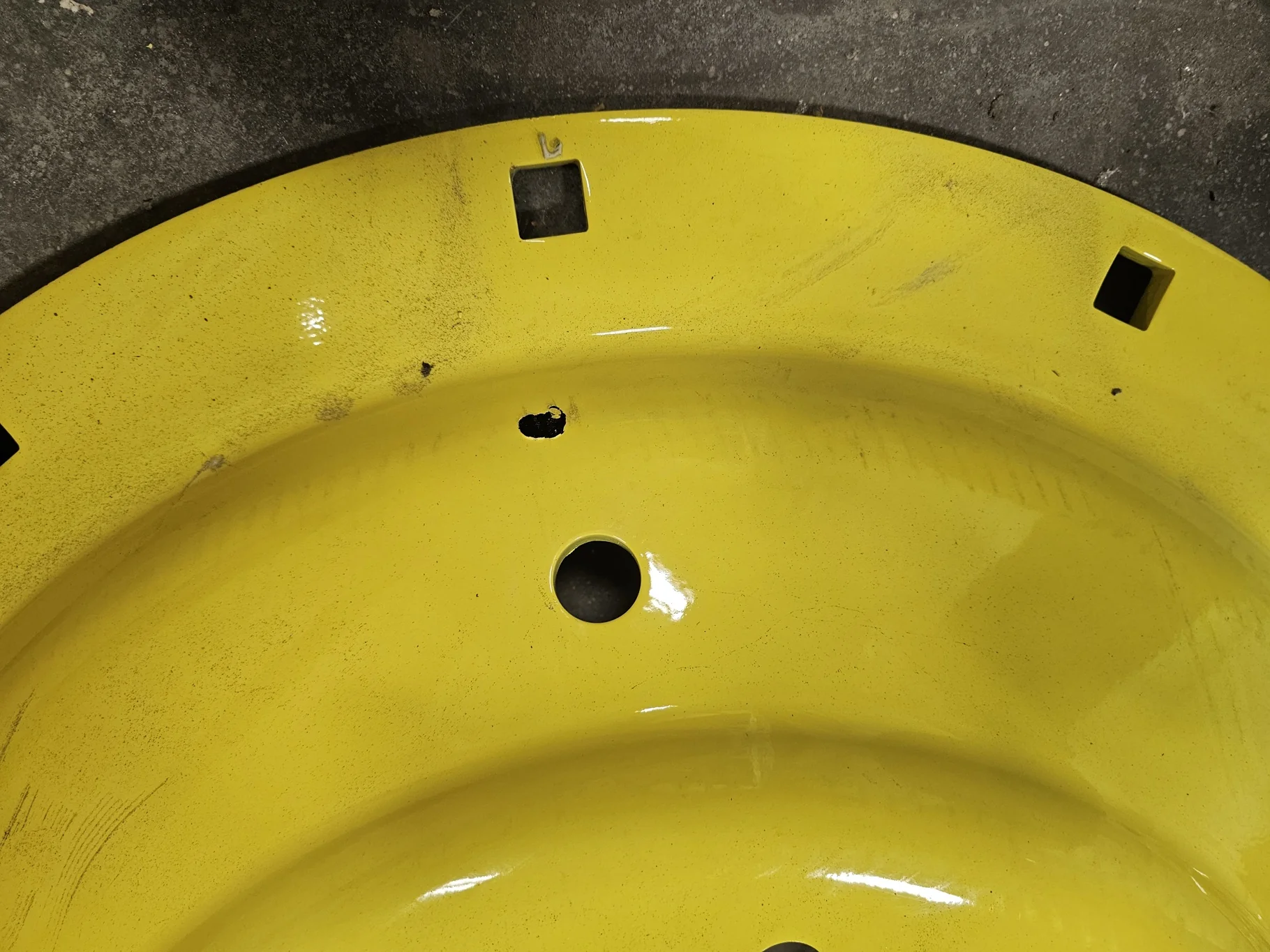 USED DISC 38" stub disc center FOR AGCO STUB DISC NOT JOHN DEER actual center width is 32" 10 Bolt ( image 3