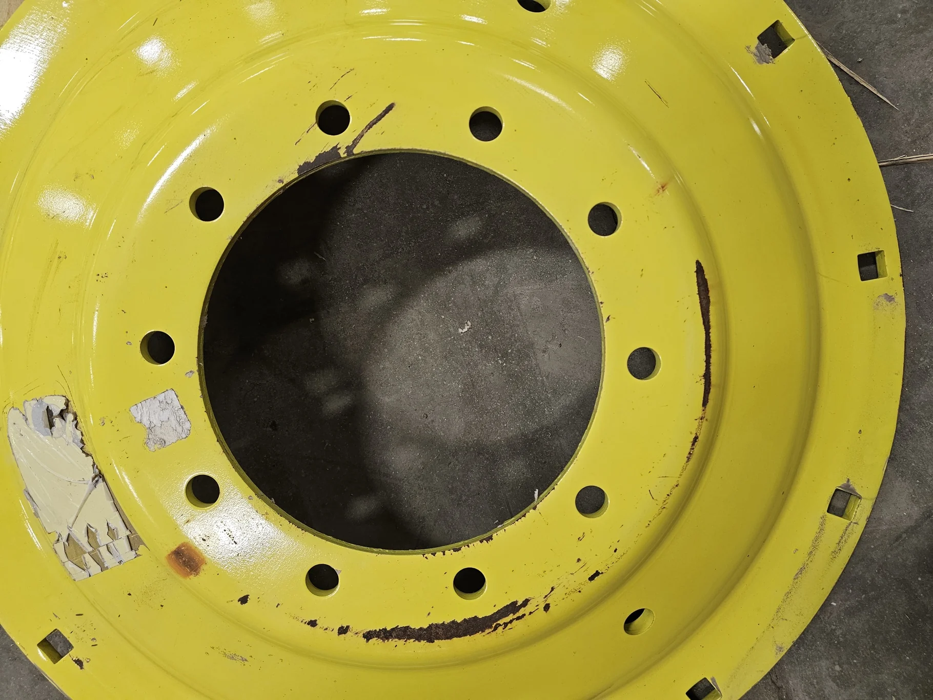 USED DISC 38" stub disc center FOR AGCO STUB DISC NOT JOHN DEER actual center width is 32" 10 Bolt ( image 4