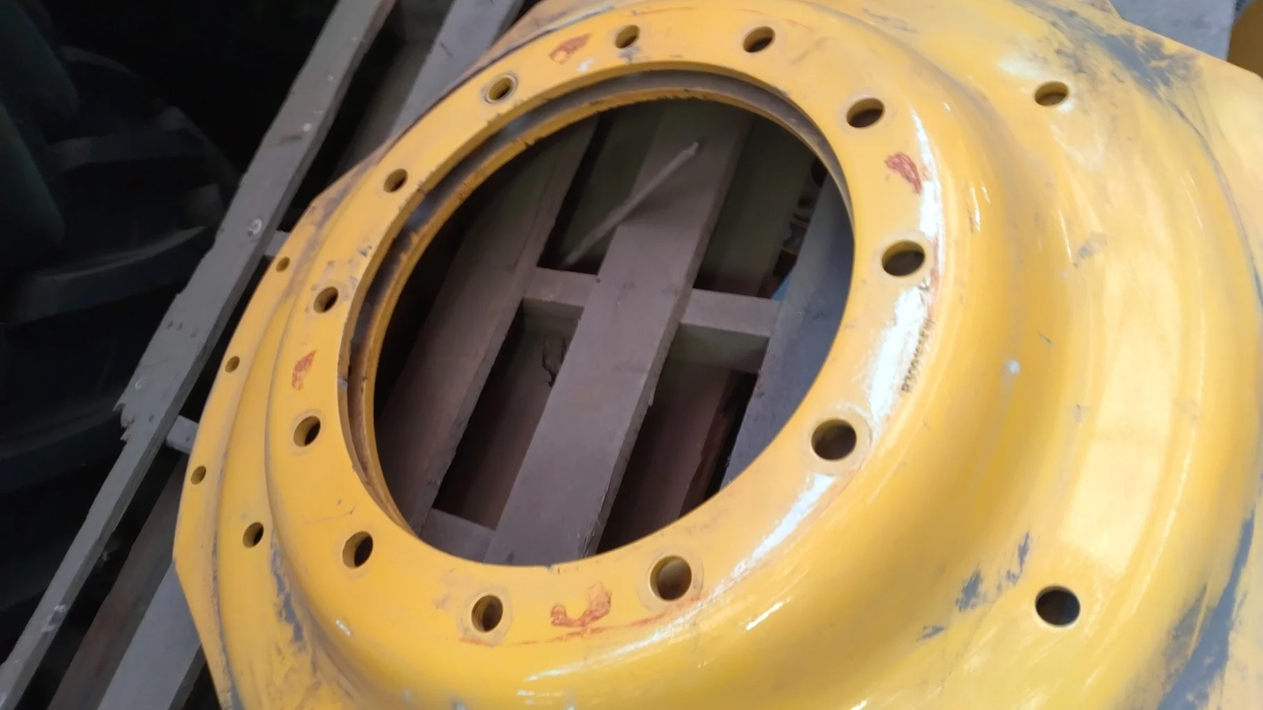 USED DISC 38" John Deere Yellow 12 Bolt (.906) Waffle Center (12-16.732-14.620) 4" Offset - Good Con image 2