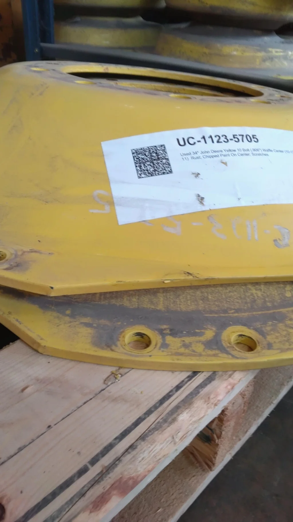 Used 34" John Deere Yellow 10 Bolt (.906") Waffle Center (10-13-11) image 2