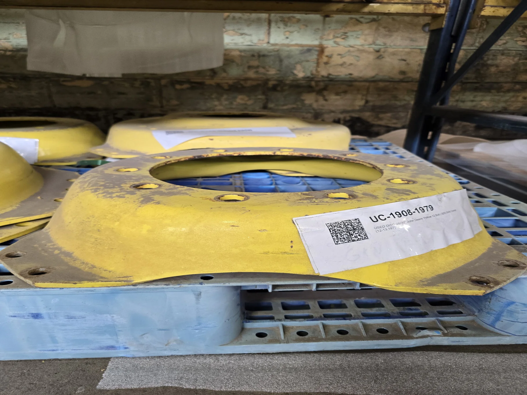 USED DISC 28/30" John Deere Yellow 12 Bolt (.925) GKN Center (12-13.187) 6" image 2