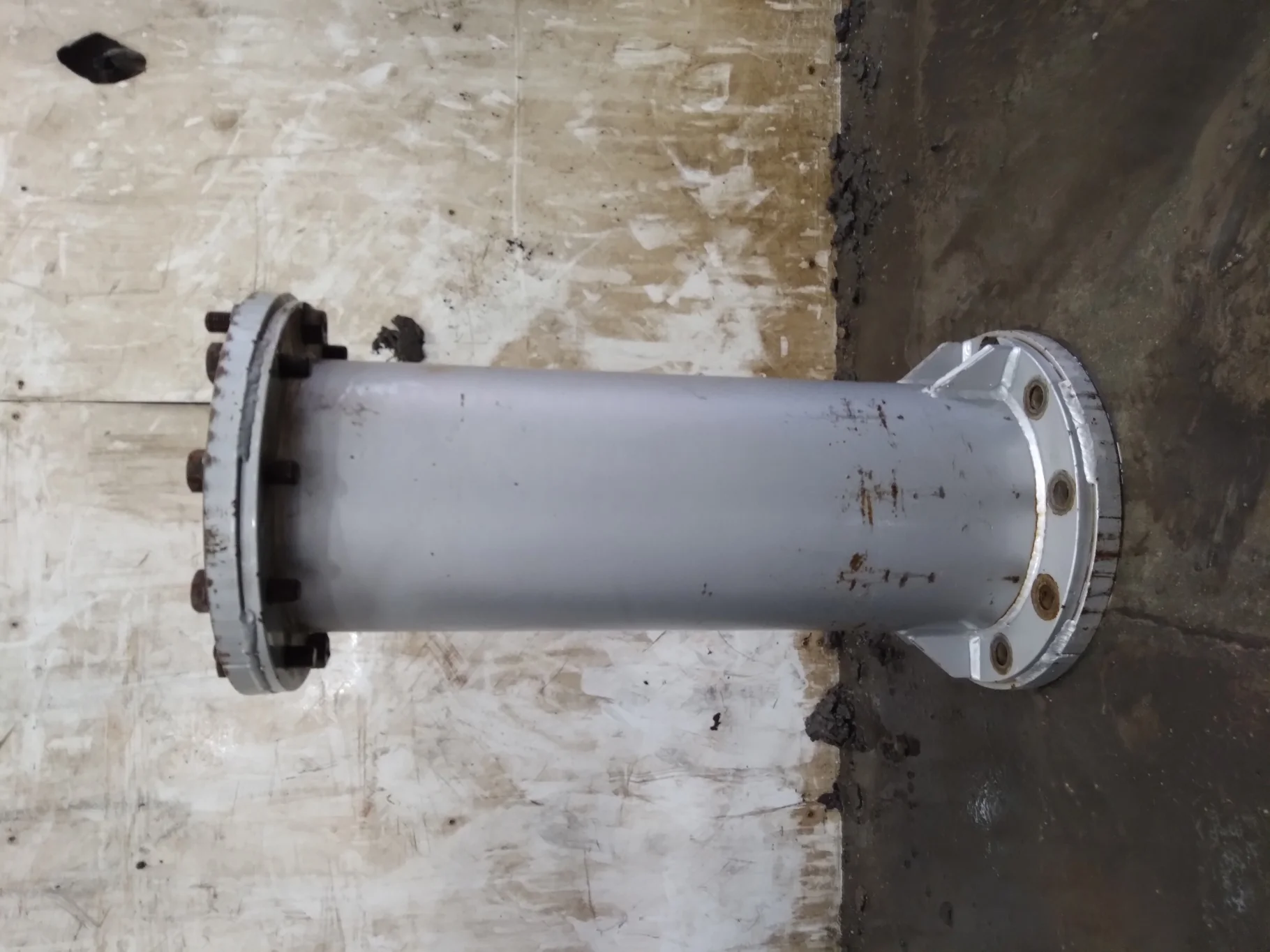 Used 31.5" Silver 10 Bolt Triple Extensions (scratches in paint)