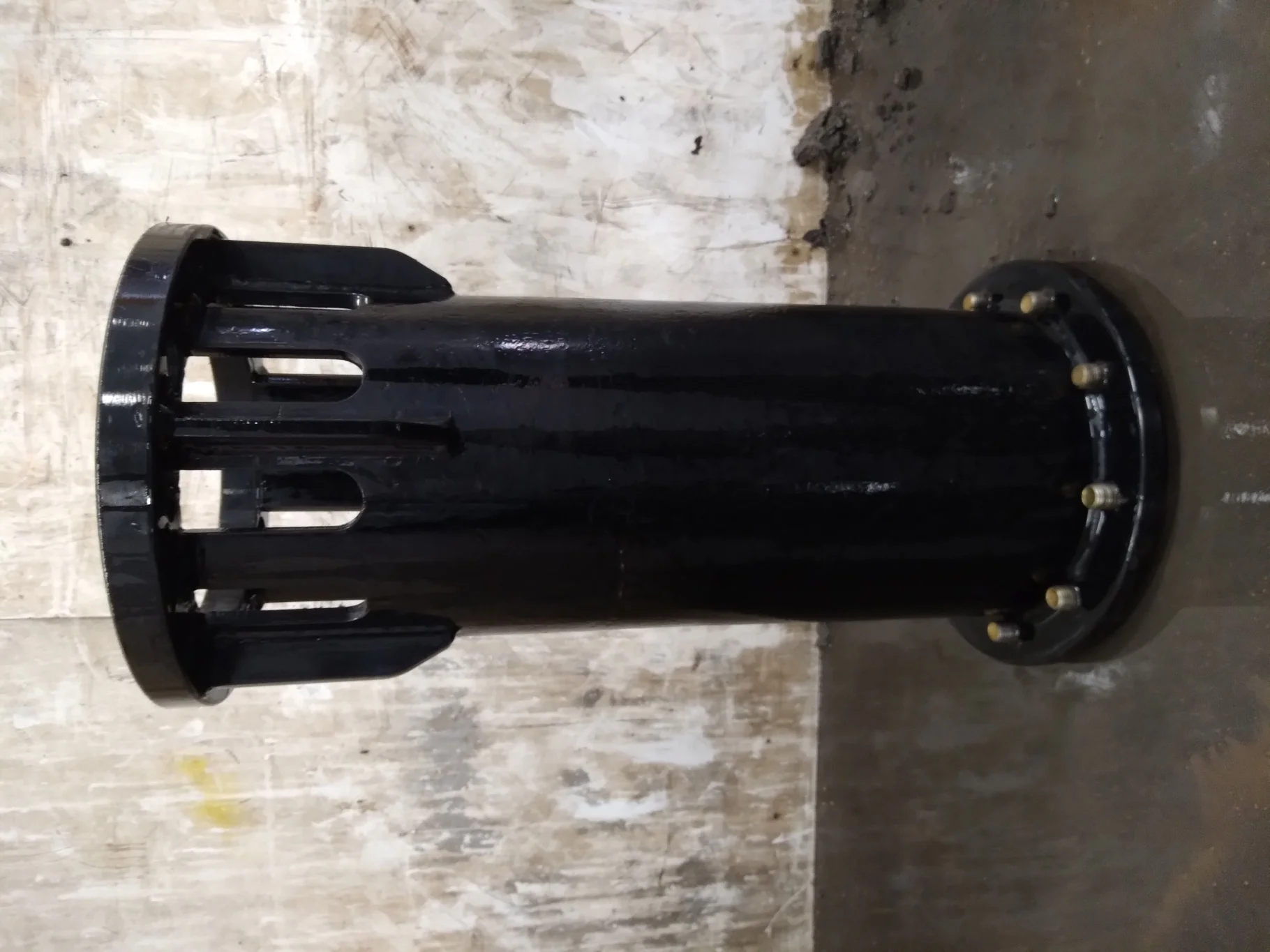 Used 31.25" Black 10 Bolt Triple Extension (scratches on paint)