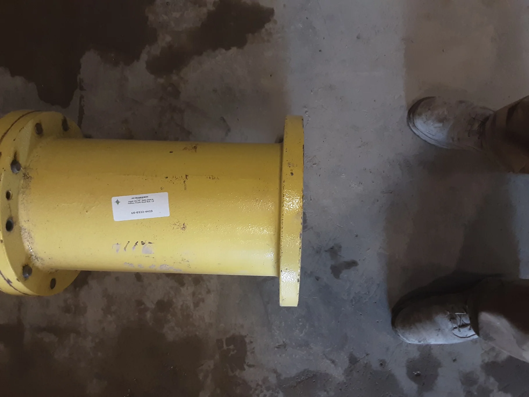 Used 21" John Deere Yellow Front Dual Ext. 10 Bolt (with Hardware) image 3