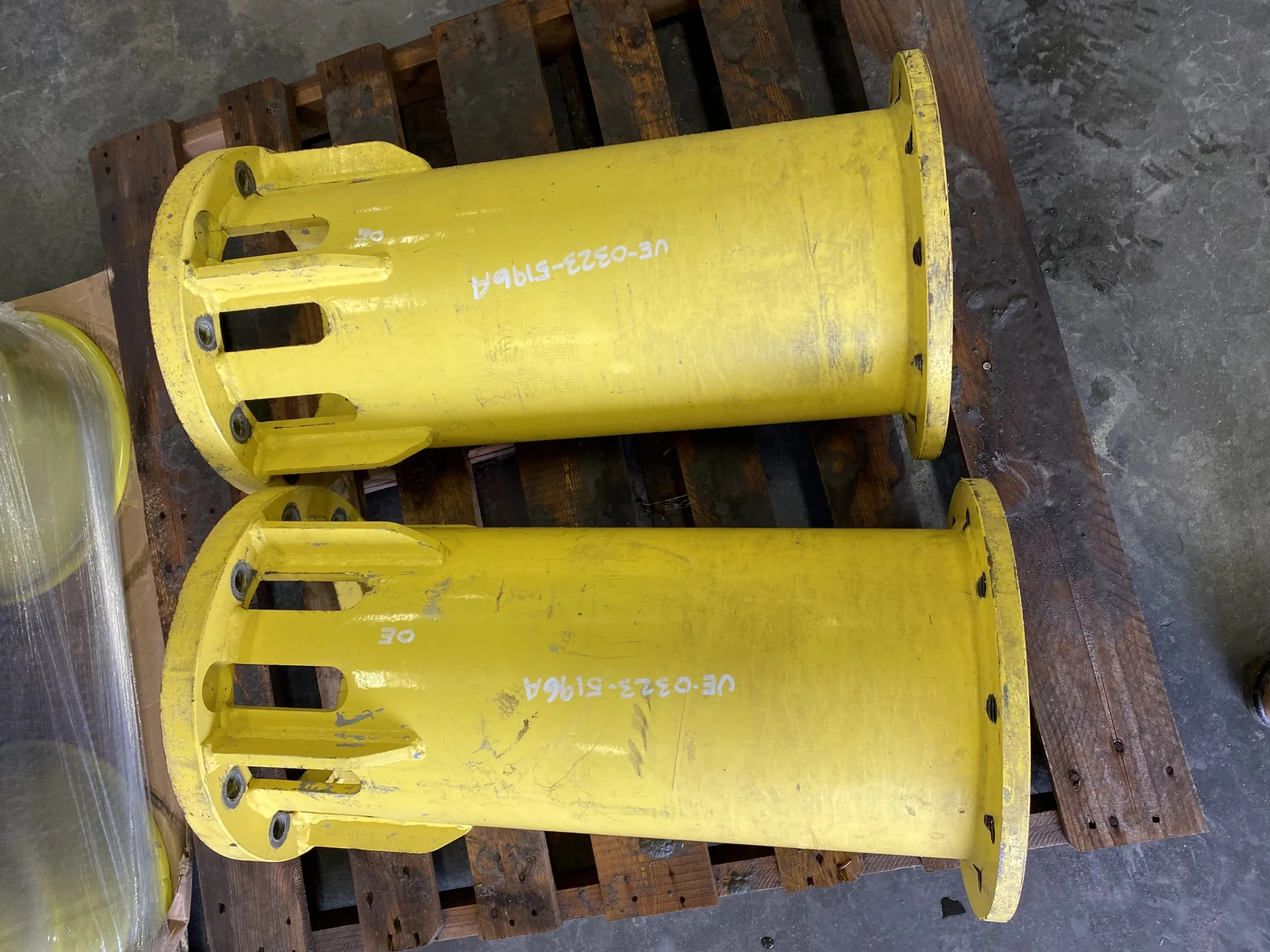 Used 29.5" John Deere Yellow Extension Assembly 10 Bolt  _x000D_
Includes Extension, Bolts & Washers image 2