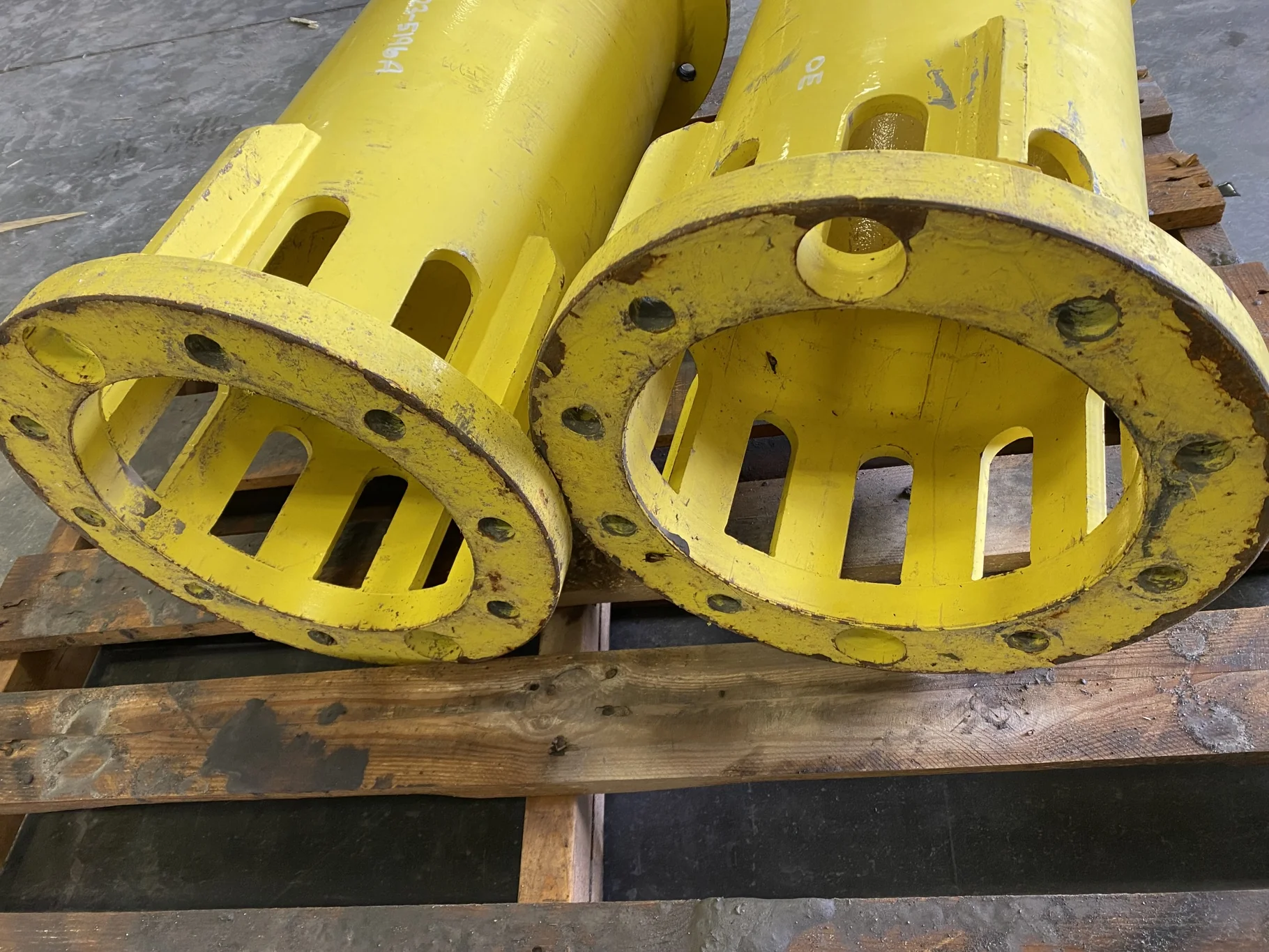 Used 29.5" John Deere Yellow Extension Assembly 10 Bolt  _x000D_
Includes Extension, Bolts & Washers image 3