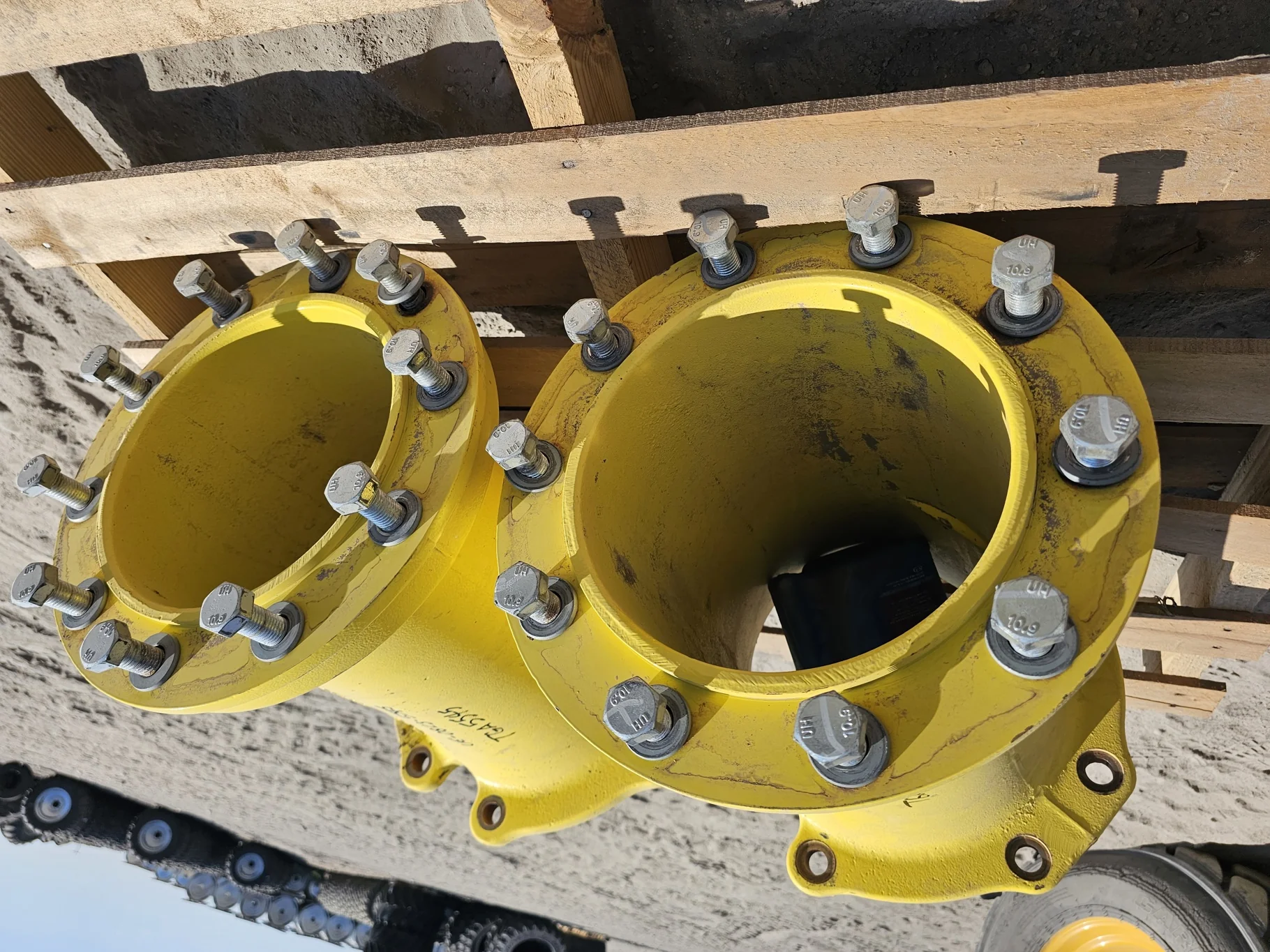 Used 20" Large 12 Bolt OE Front Dual Extensions (Missing donut piece) image 3
