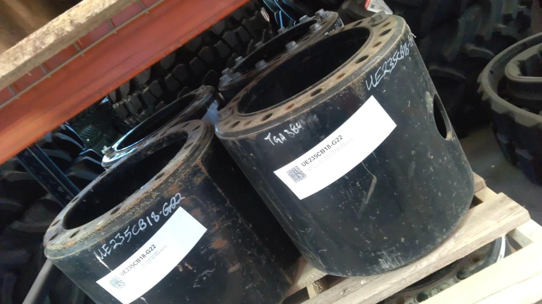 USED 17.75" 12-BOLT HUB EXTENSION FENDT / CHALLENGER 1000 SERIES FRONT AND REAR (BLACK) image 3