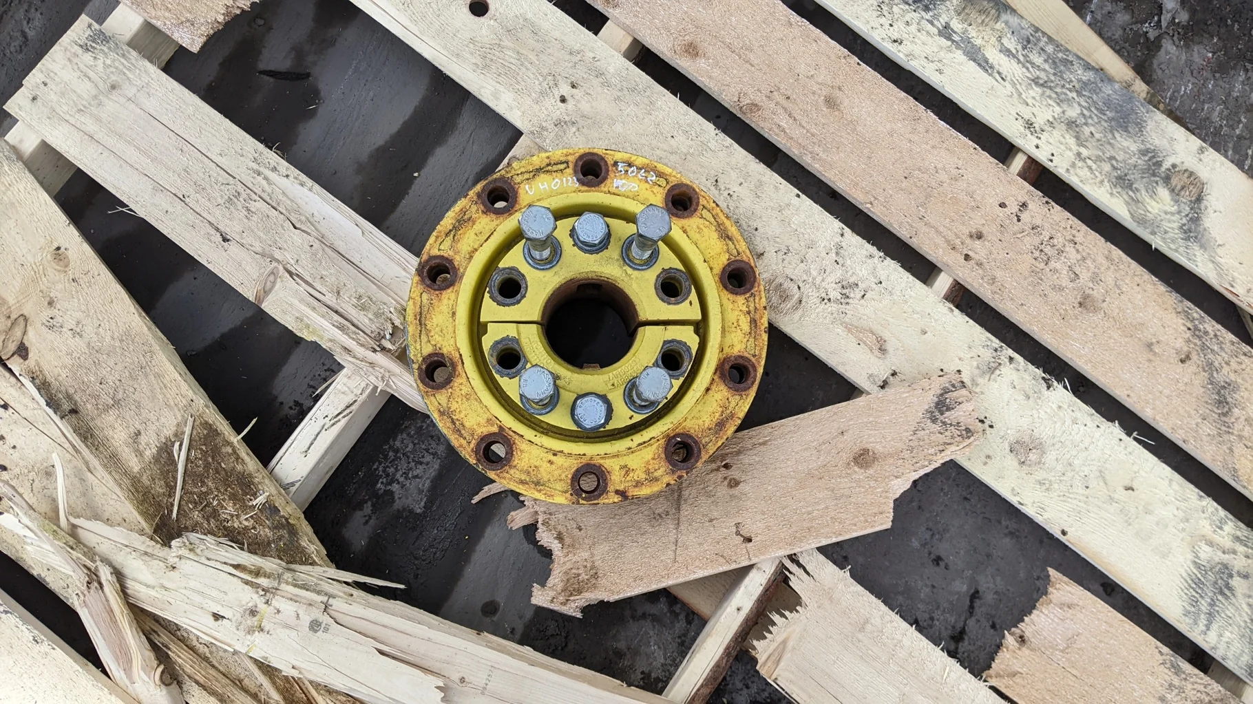 Used JD 4" 10 Bolt Hub w/ Hardware