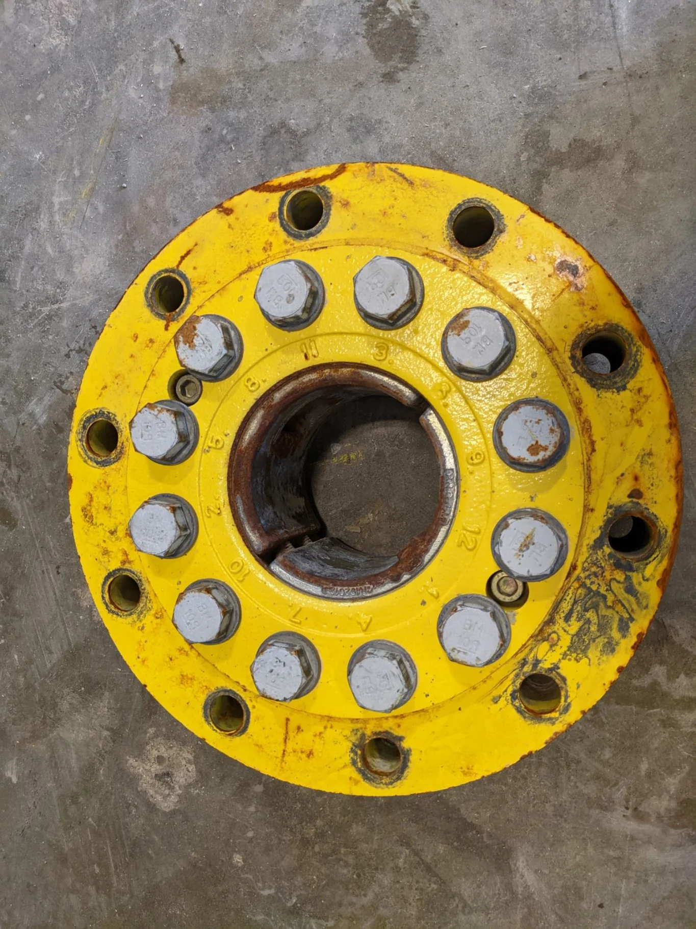 Used John Deere  Yellow 120mm 10 Bolt Hub image 3