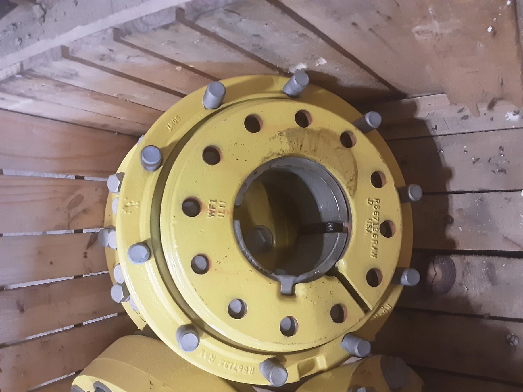 Used JD Yellow 10 Bolt 120 mm Hubs