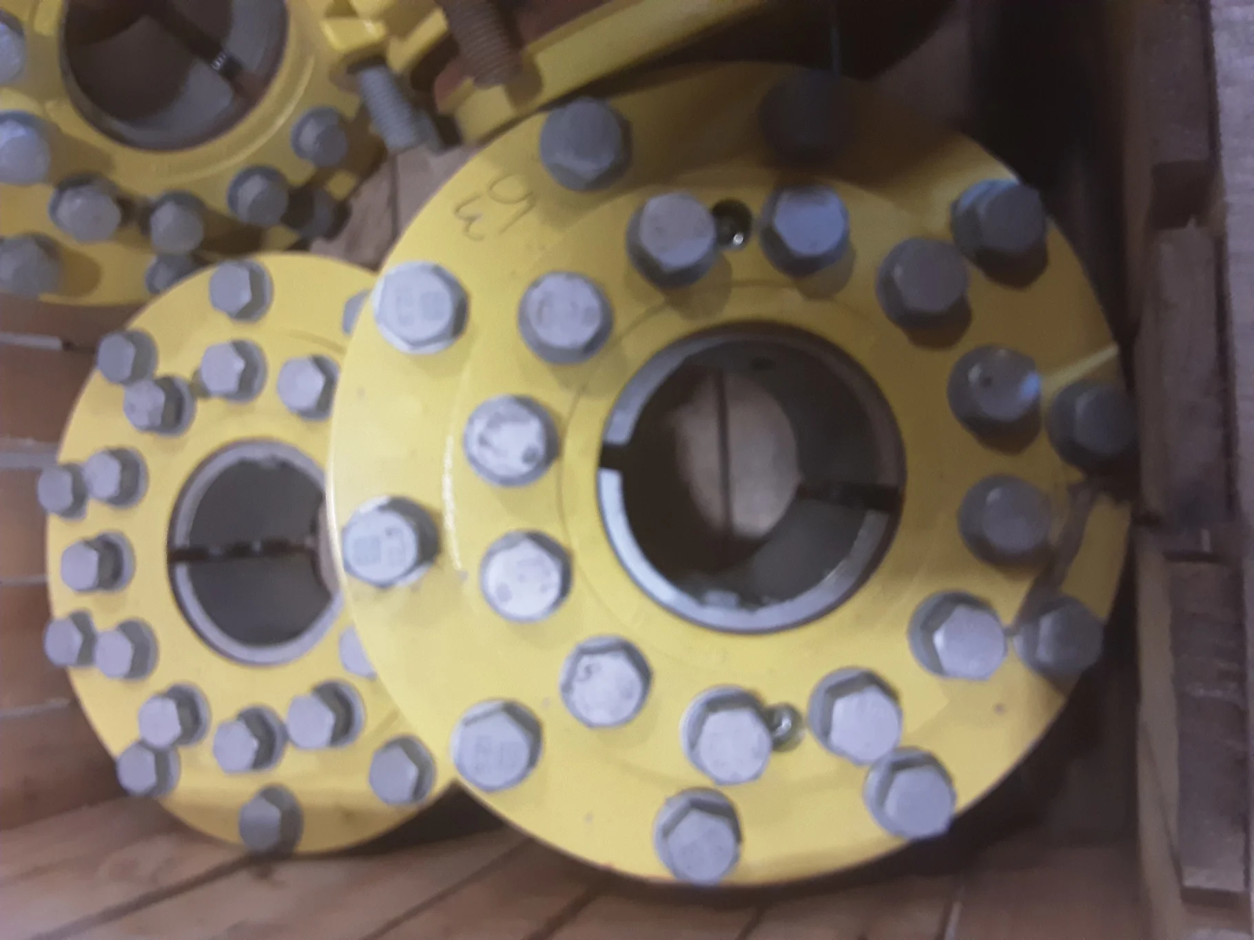 Used JD Yellow 10 Bolt 120 mm Hubs image 2