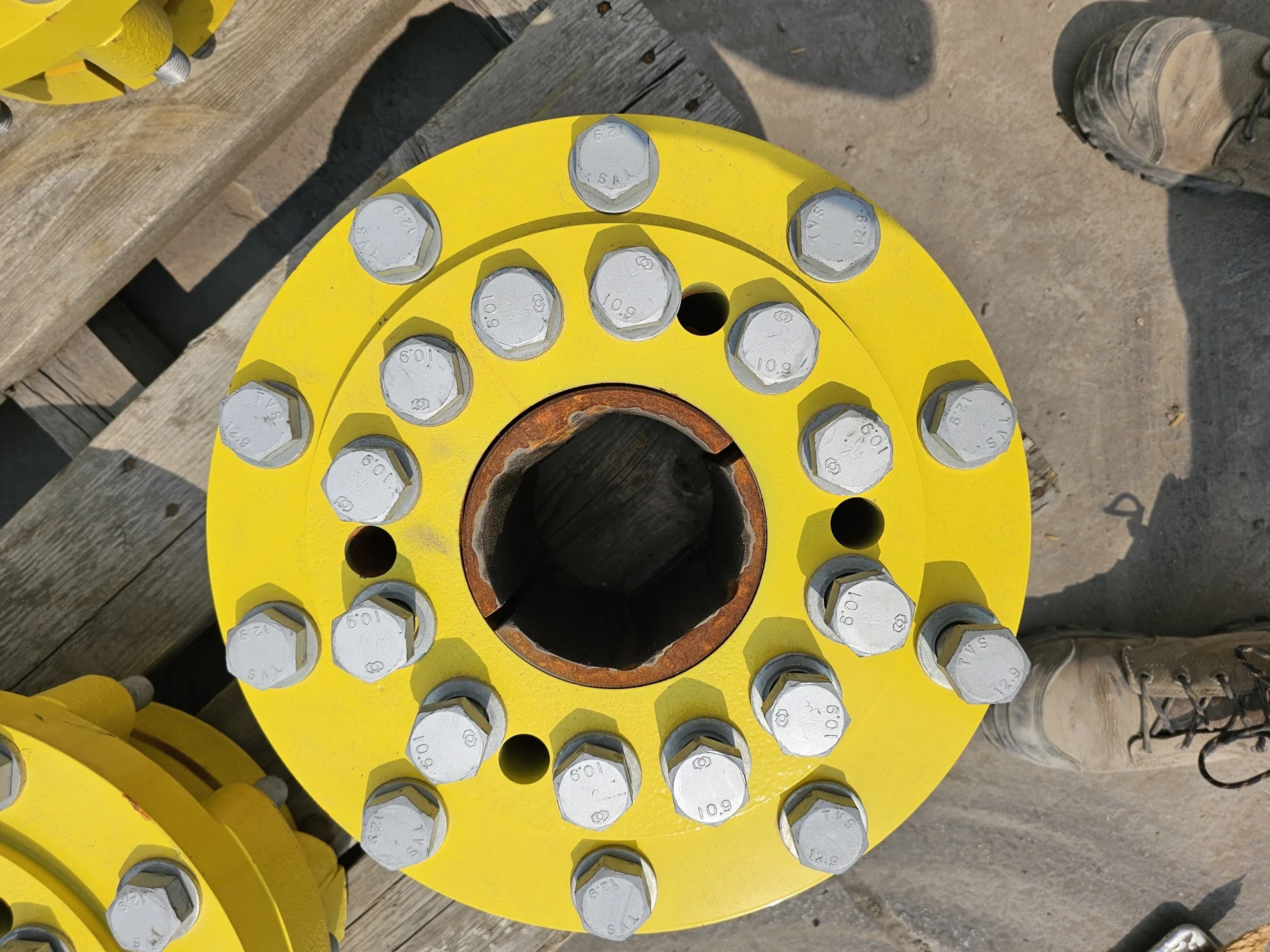 Used 10 Bolt John Deere Yellow Wedg-Lok Hub 120mm - Good Condition