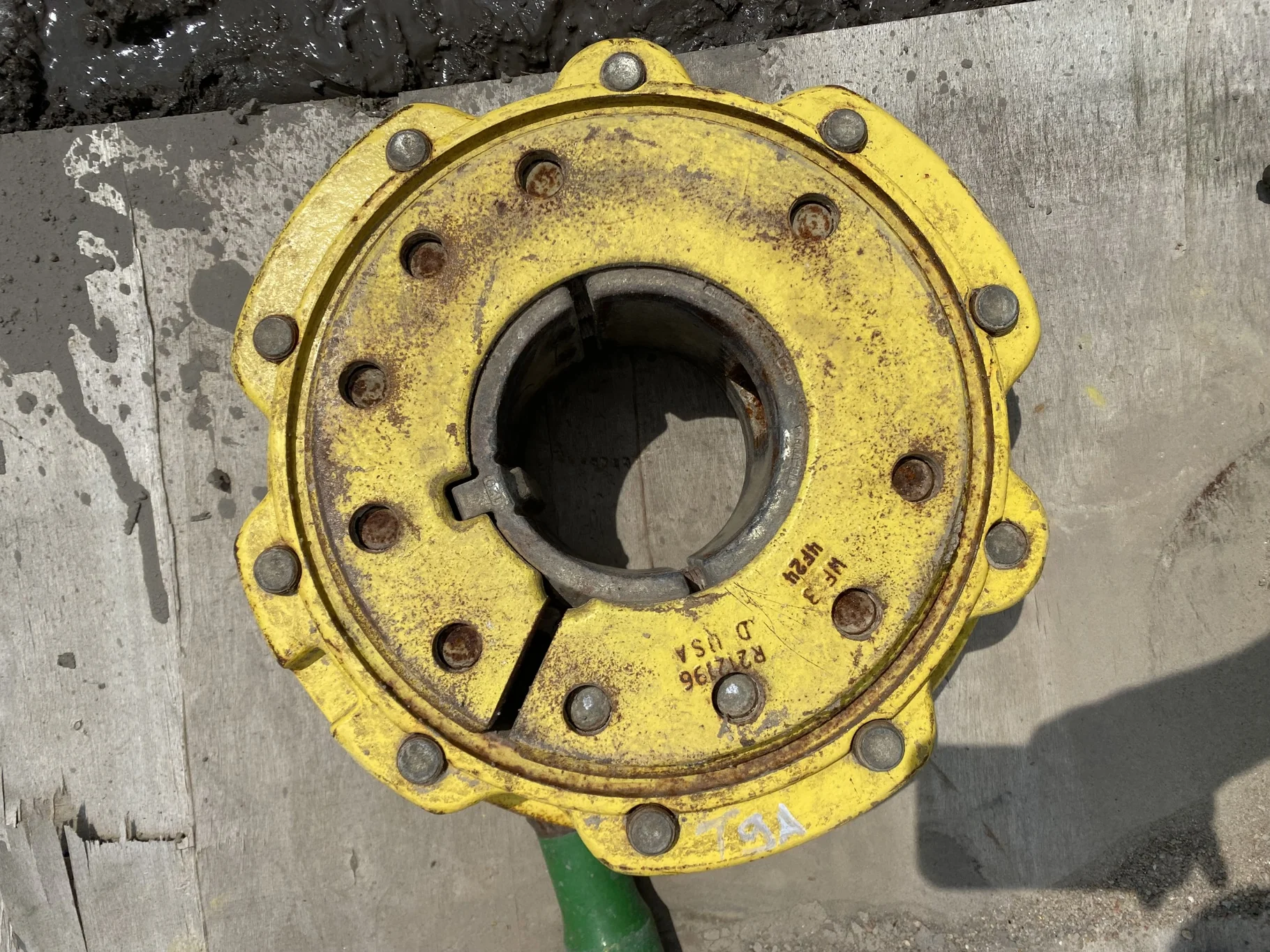 Used 120mm John Deere 10 Bolt Hub  _x000D_
(Rust Spots) image 3