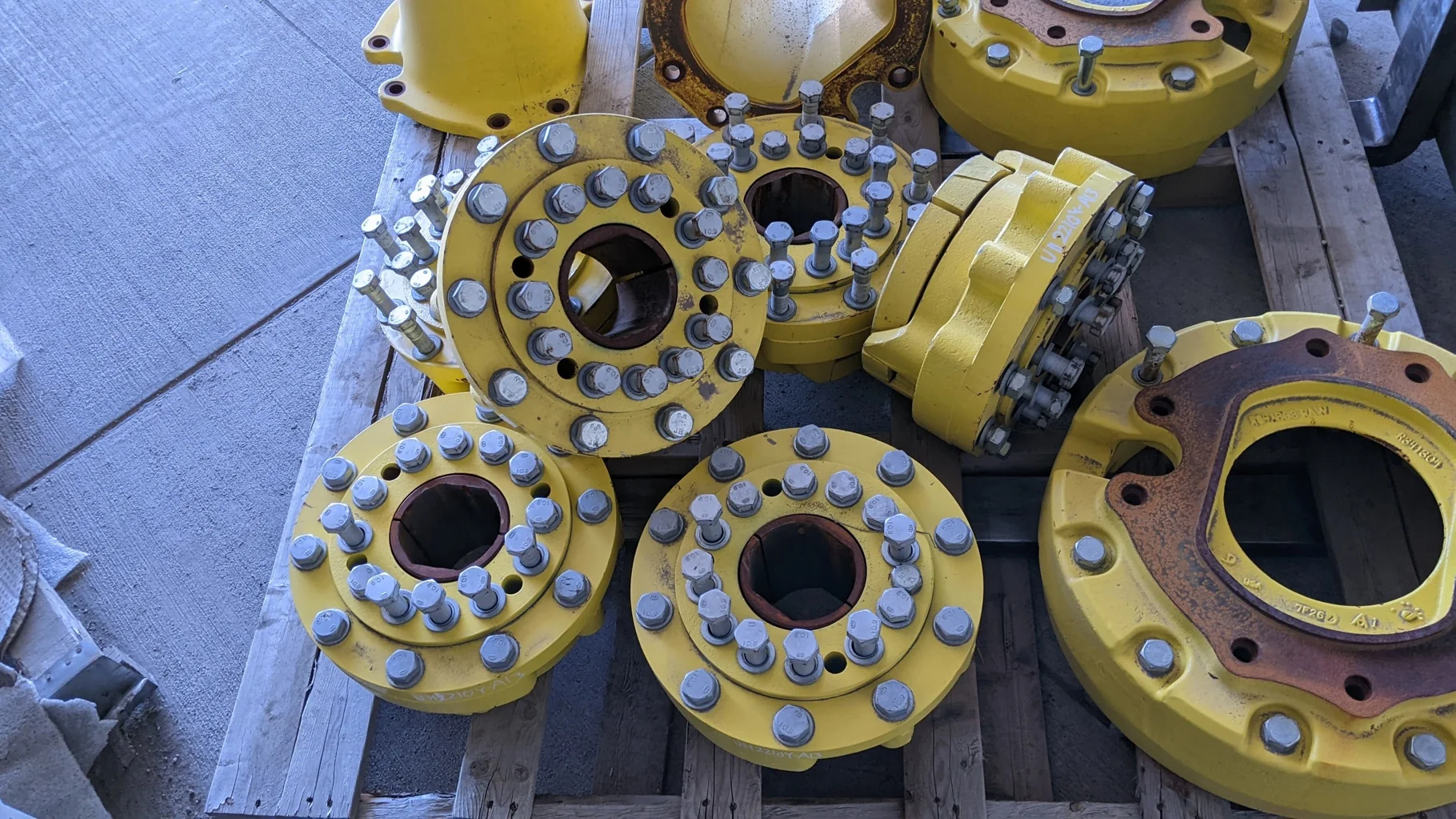 Used 10" Hub JD Yellow