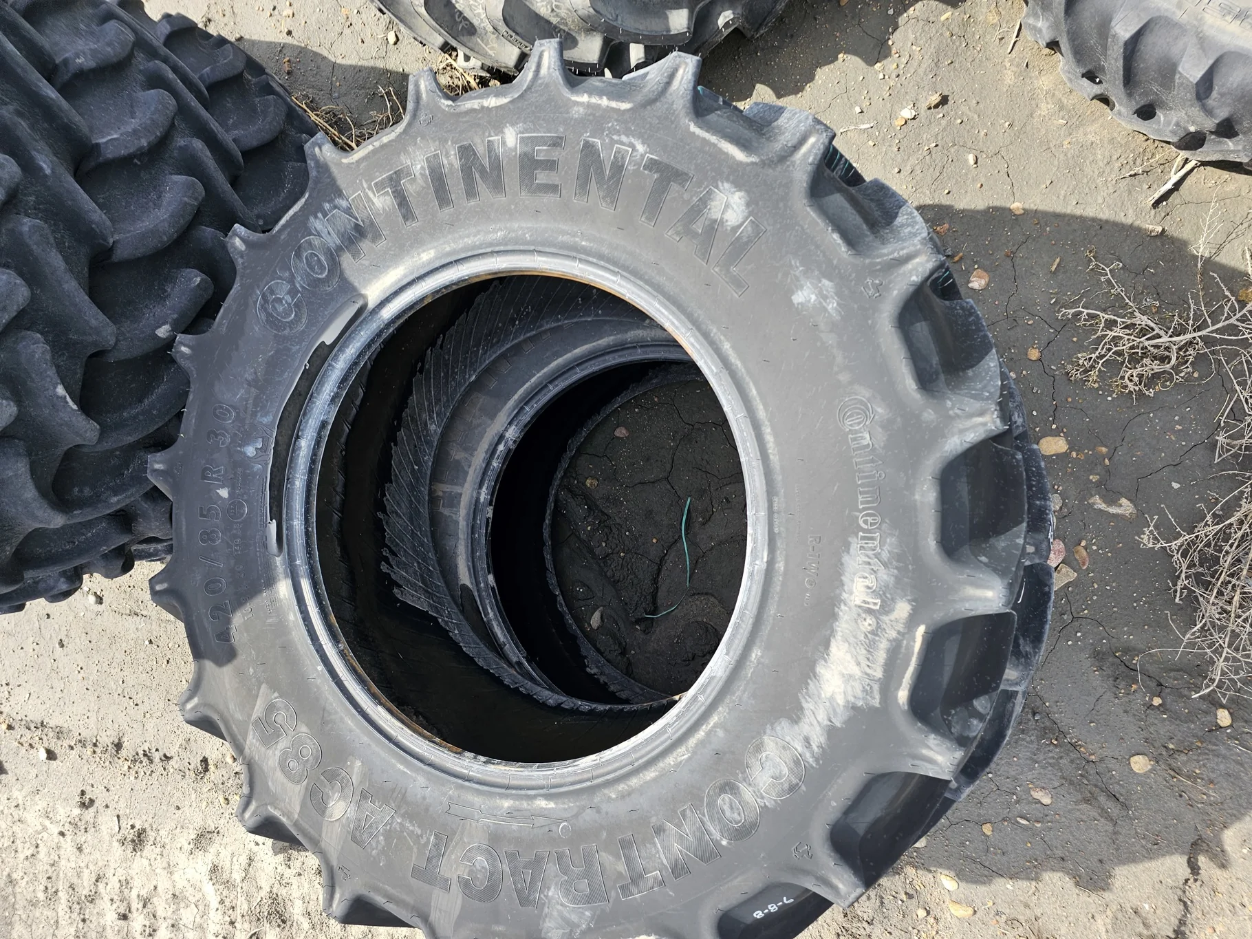 Used 95% 420/85R30 (16.9R30) Continental Contract AC85 (140A8/140B) TL