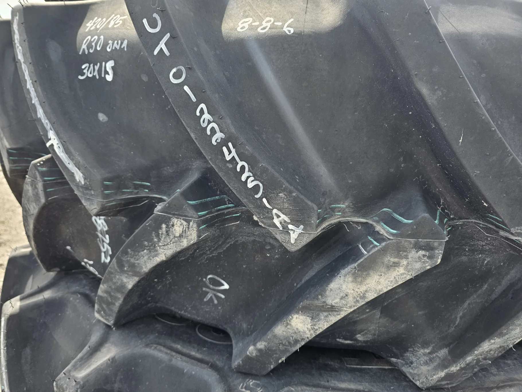 Used 95% 420/85R30 (16.9R30) Continental Contract AC85 (140A8/140B) TL image 3